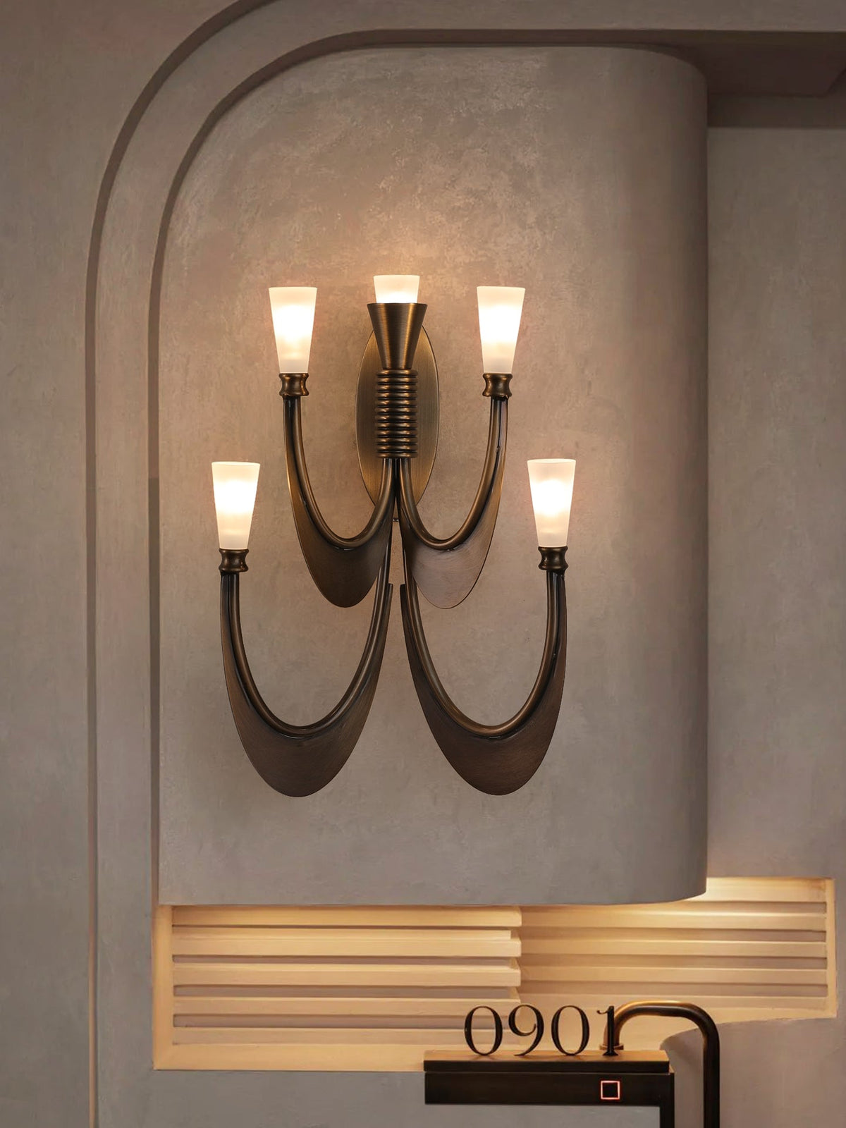 Metropolis Grand Sconce