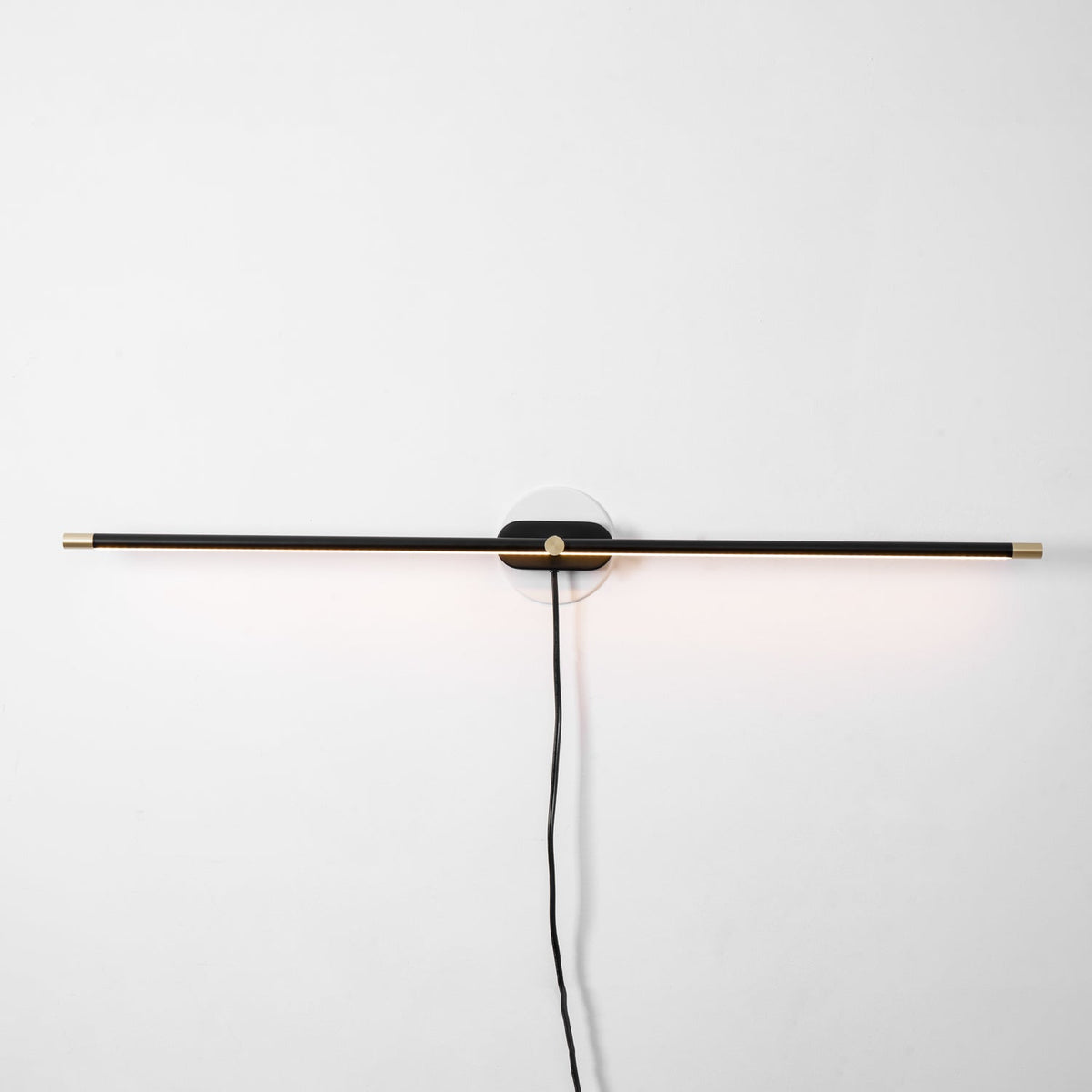 Minimalist Linear Plug - in Wall Lamp