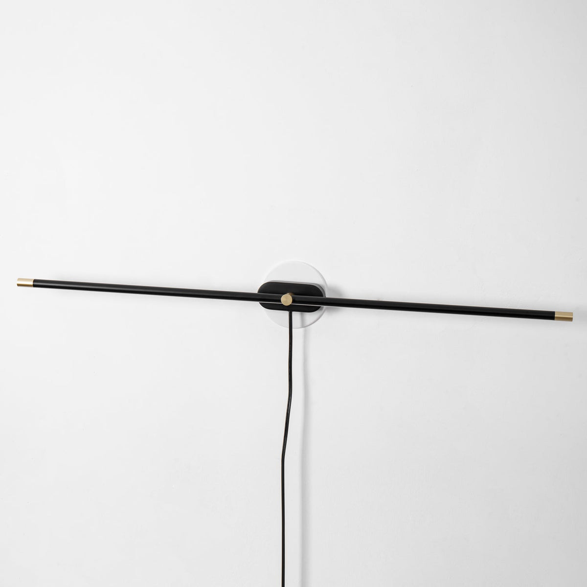 Minimalist Linear Plug - in Wall Lamp
