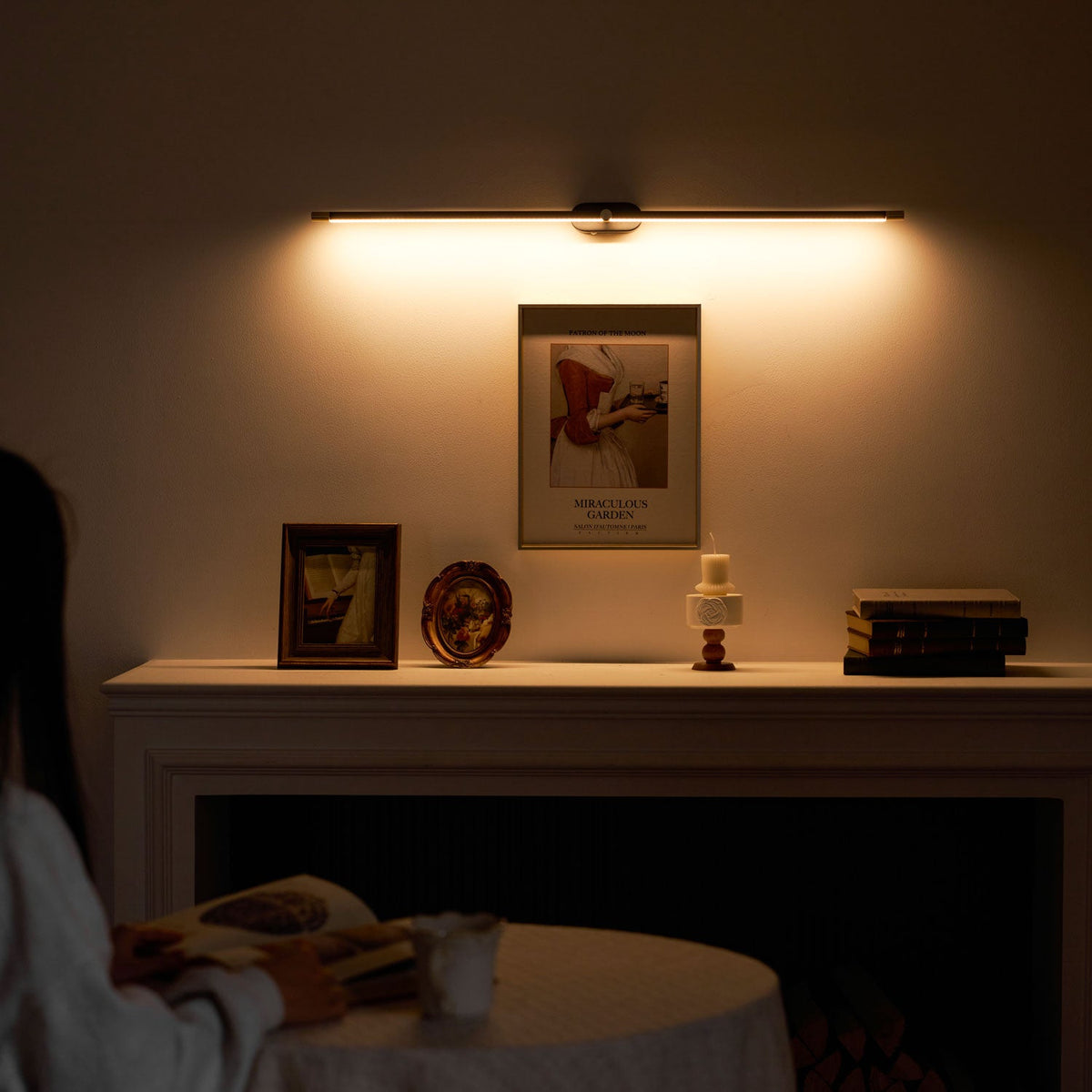Minimalist Linear Rechargeable Wall Lamp