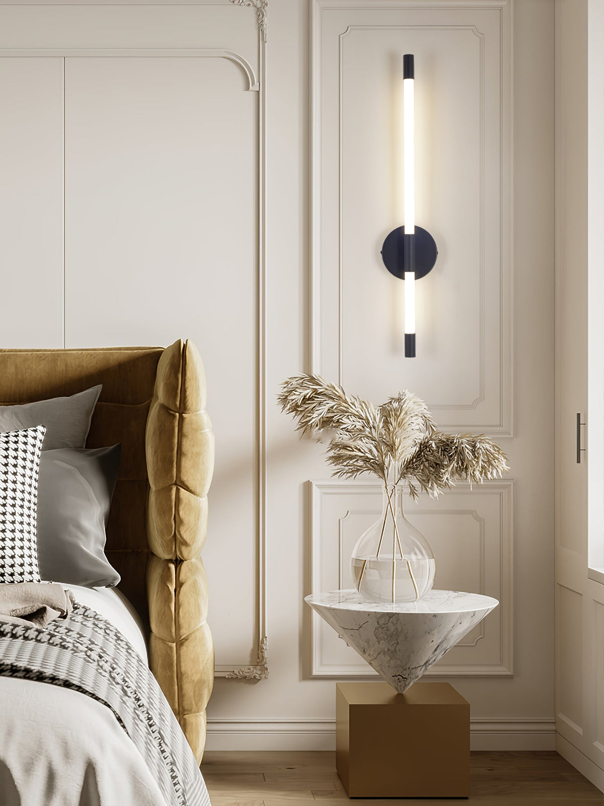 Minimalist Vertical Wall Sconce