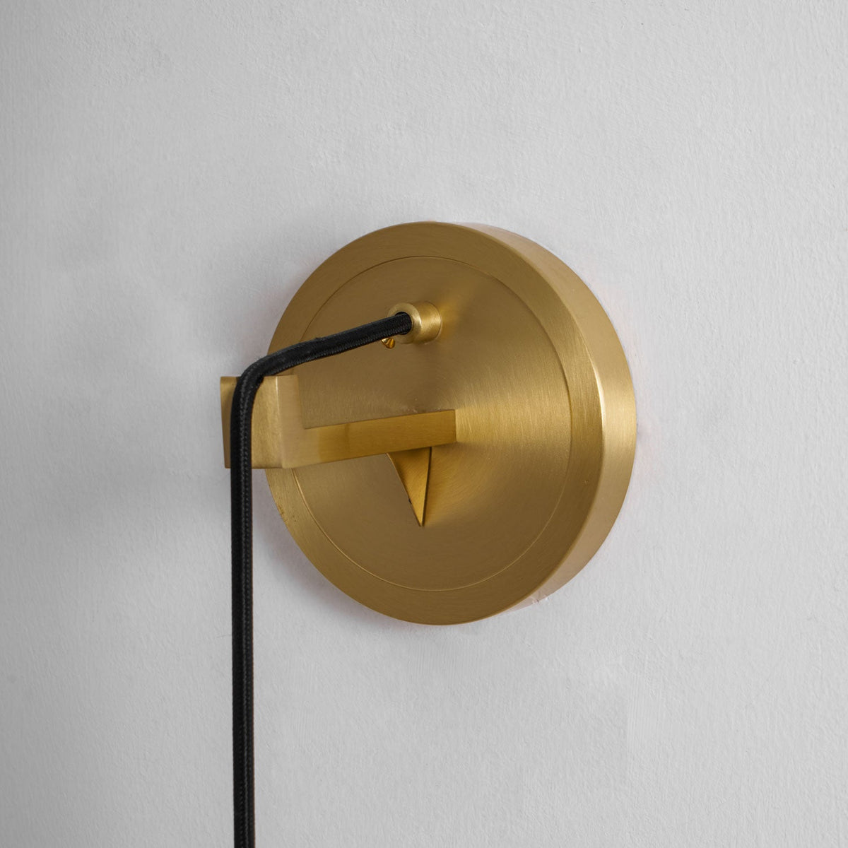 Monty Wall Lamp