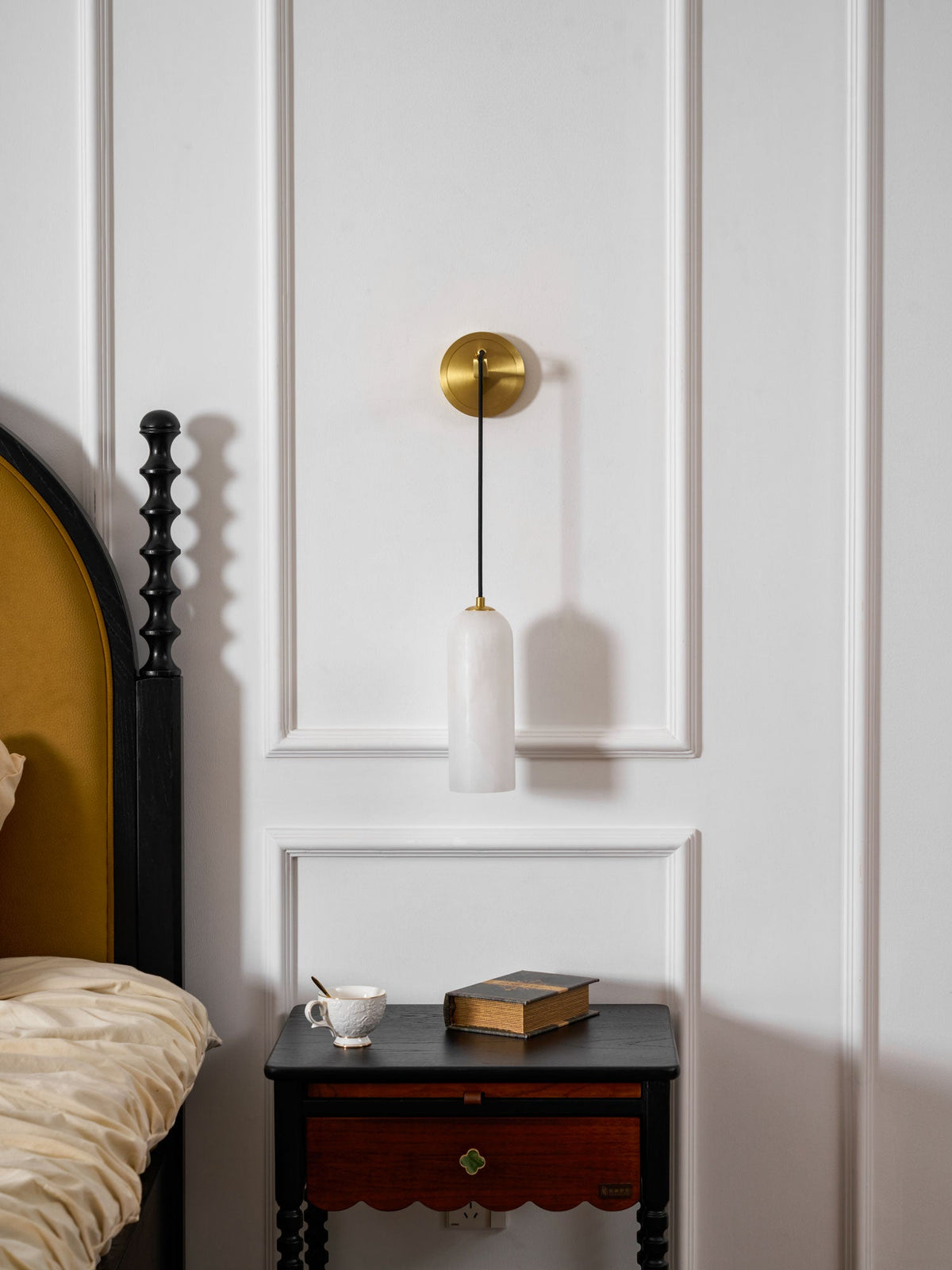 Monty Wall Lamp