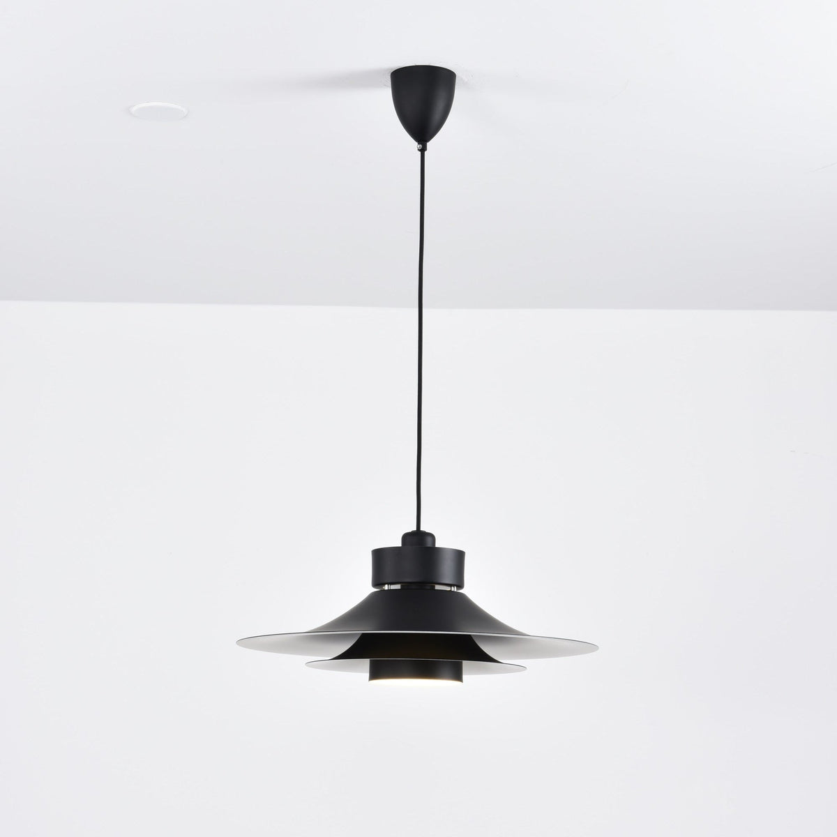 Nero Eclipse Pendant Lamp