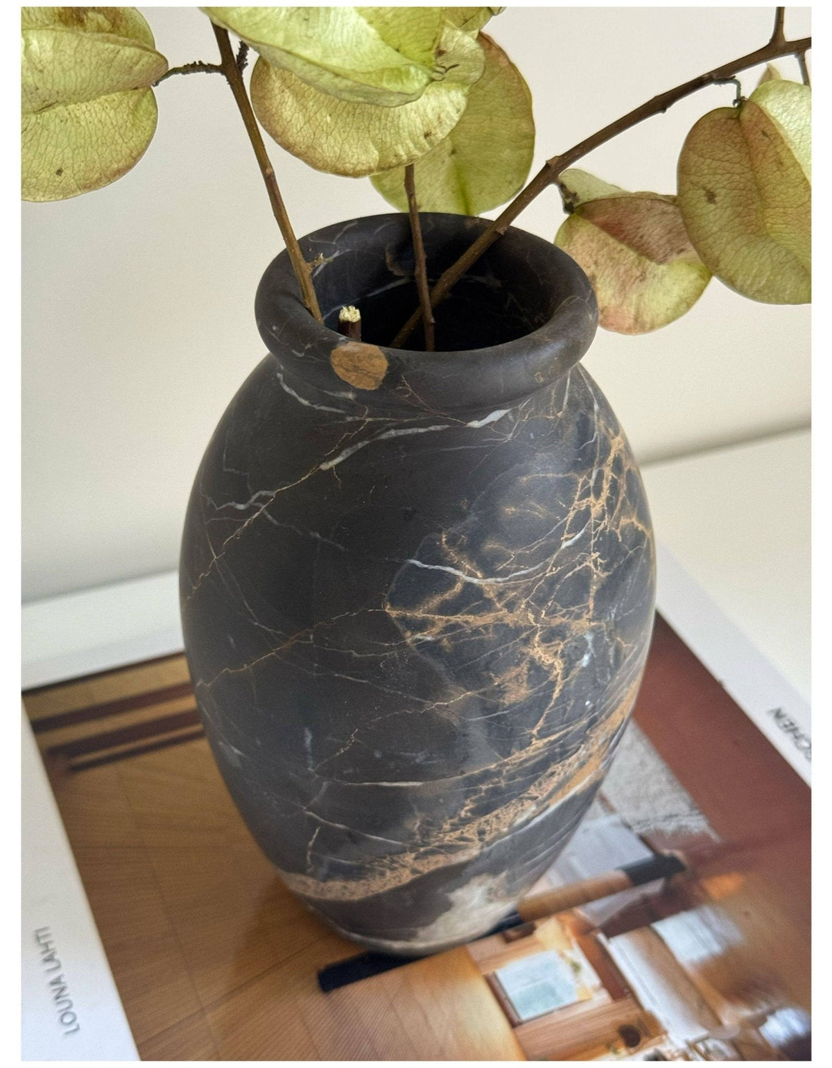 Noir Vein Stone Vase