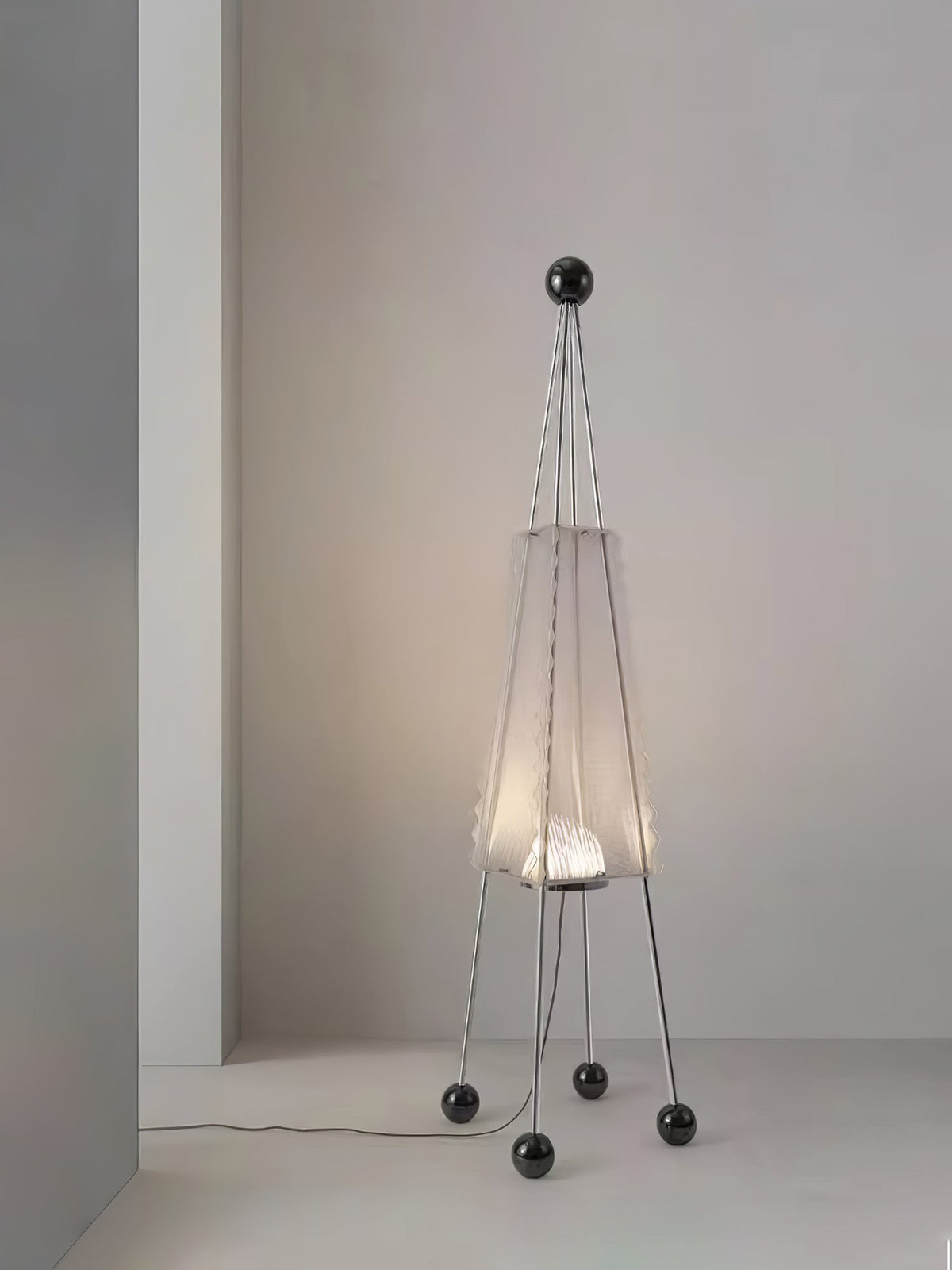 Obelisk Mesh Floor Lamp