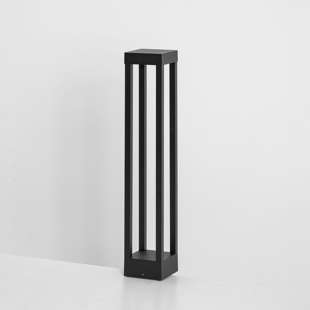 Obsidian Post Outdoor Light