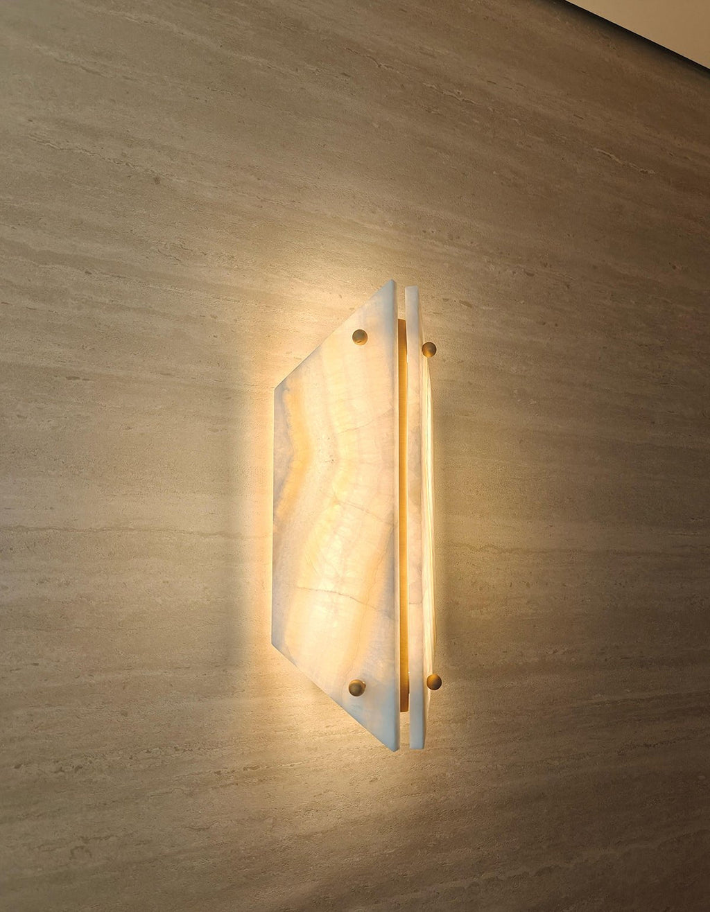 Onyxa Crest Wall Lamp