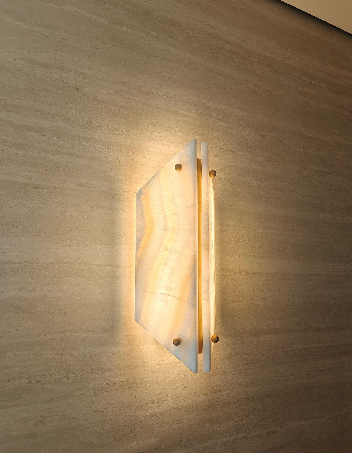 Onyxa Crest Wall Lamp