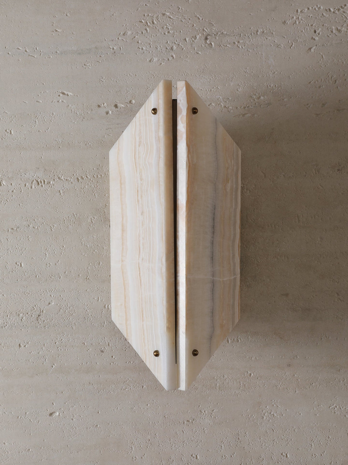 Onyxa Crest Wall Lamp