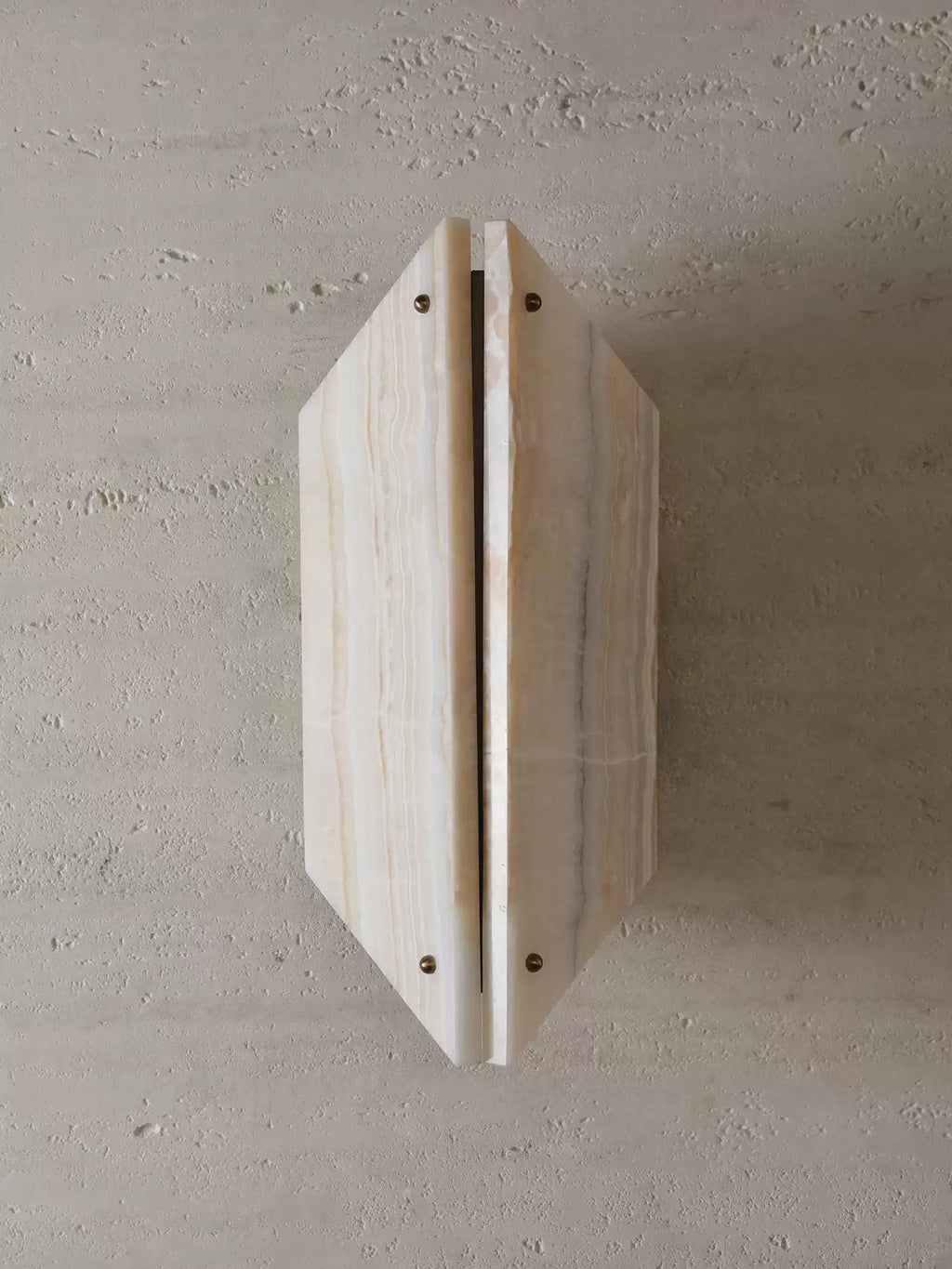 Onyxa Crest Wall Lamp