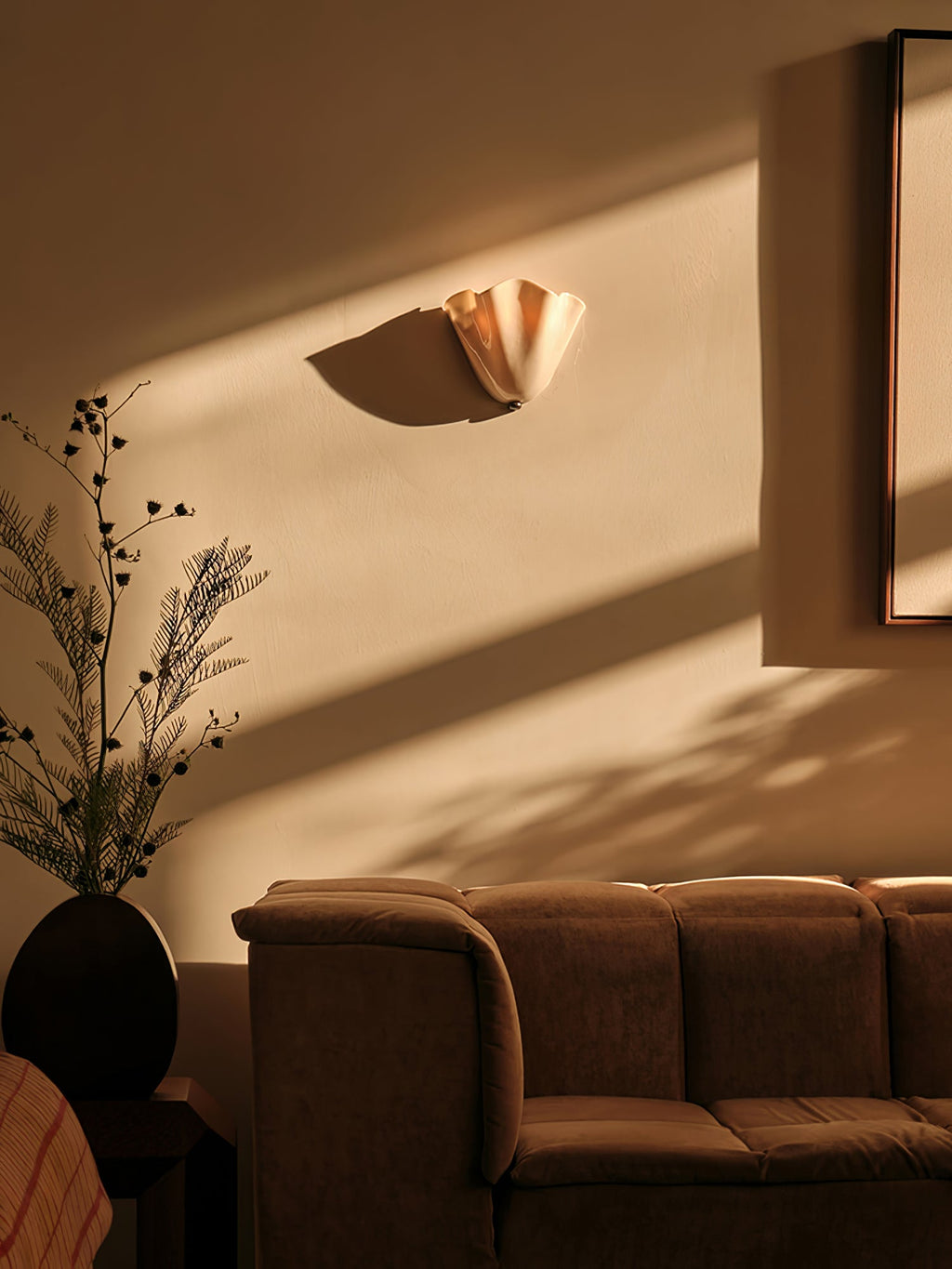 Petalia Wall Light