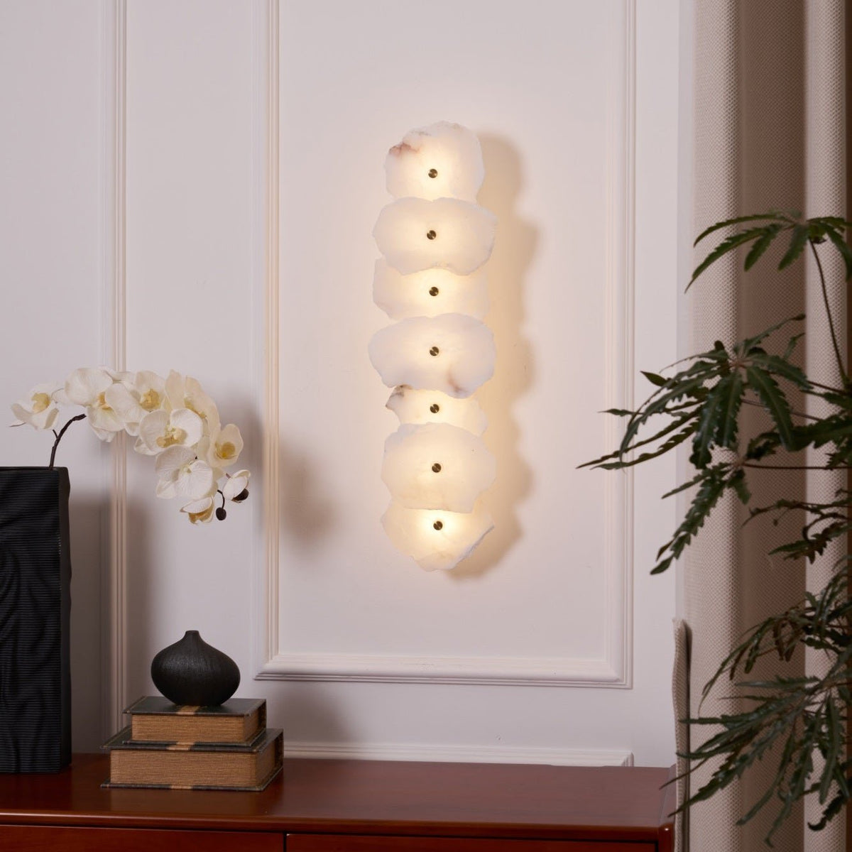 Petra Wall Lamp