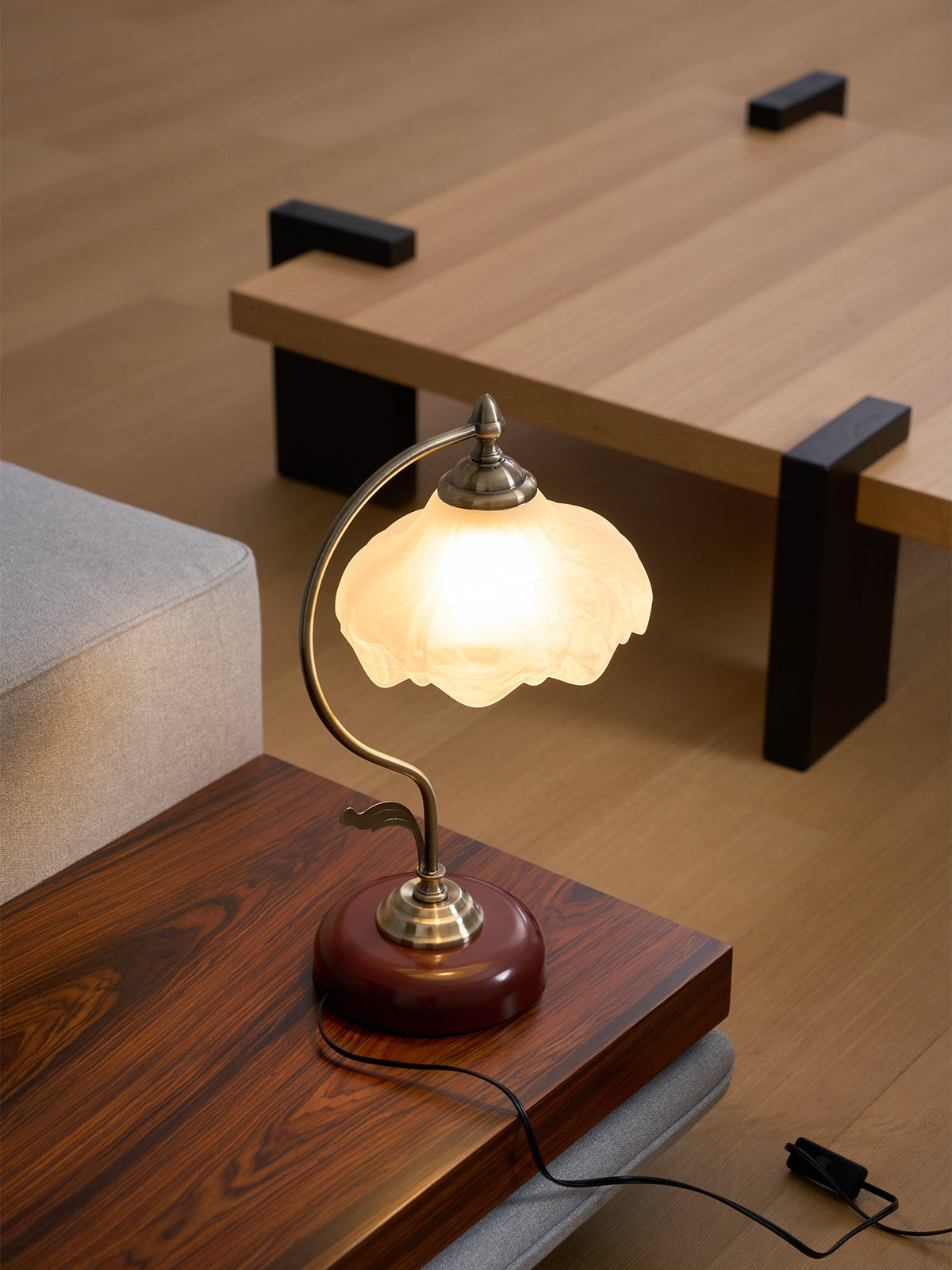 Retro Flower Table Lamp