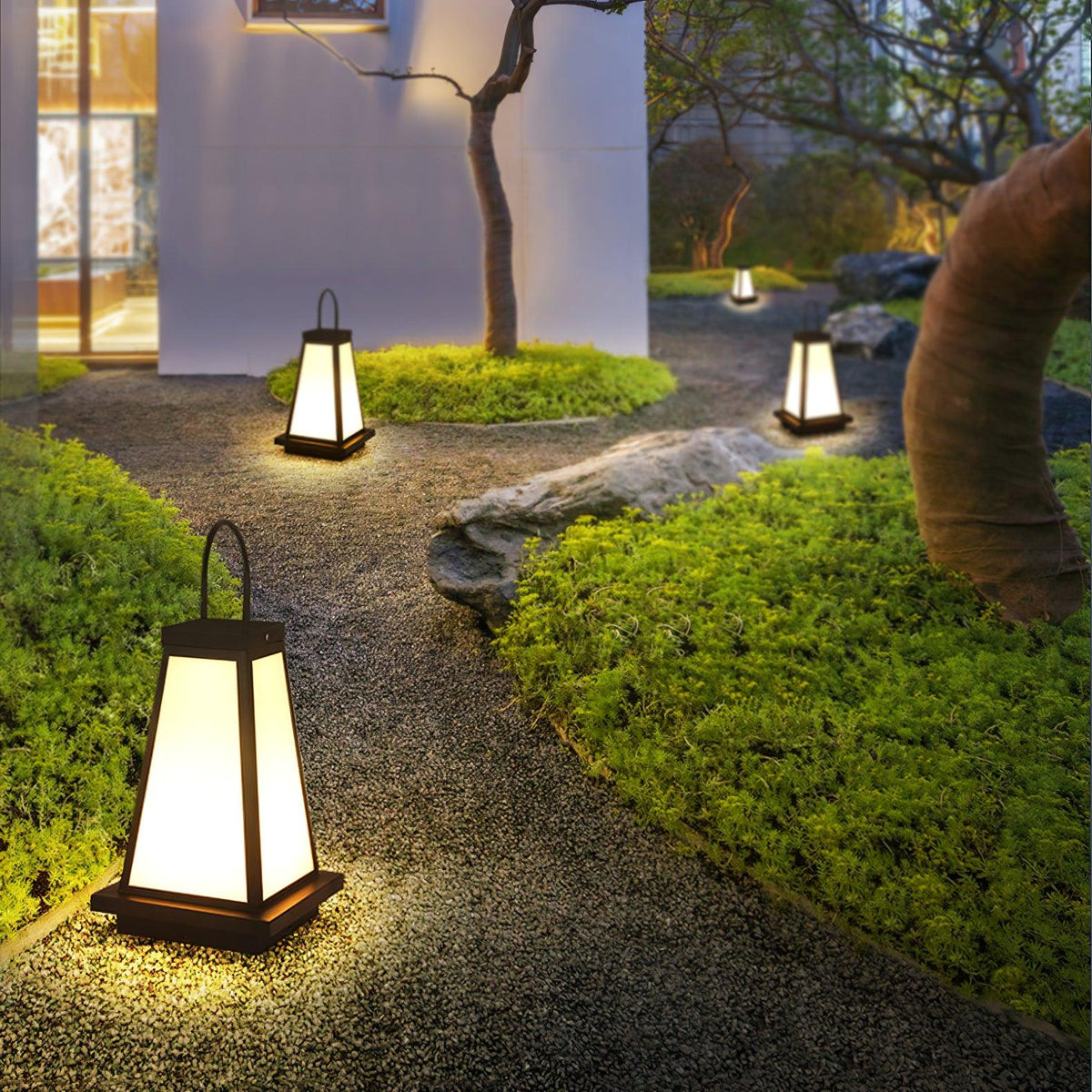 Roam Lantern Solar Outdoor Lamp