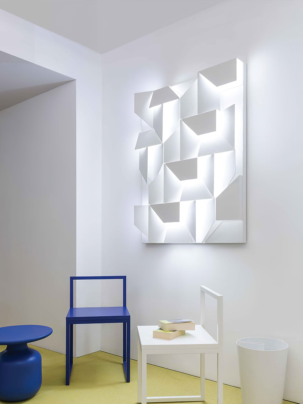 Shadows Grand Plug-in Sconce