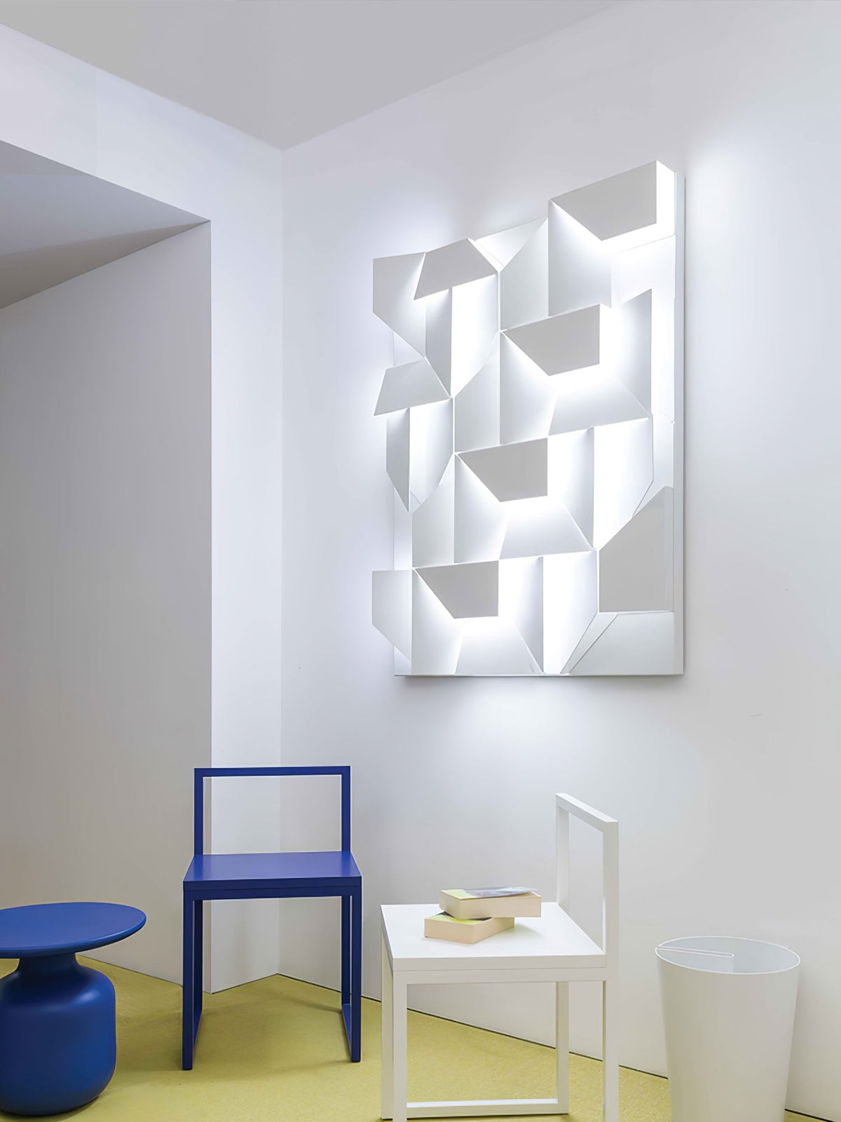 Shadows Grand Plug-in Sconce