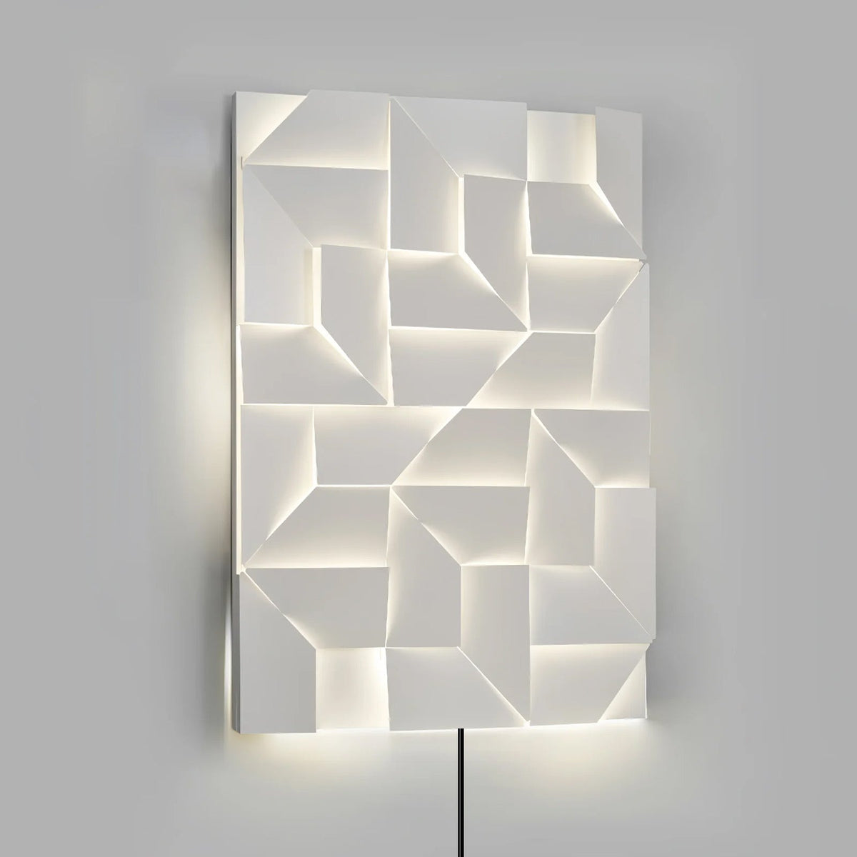 Shadows Grand Plug - in Sconce