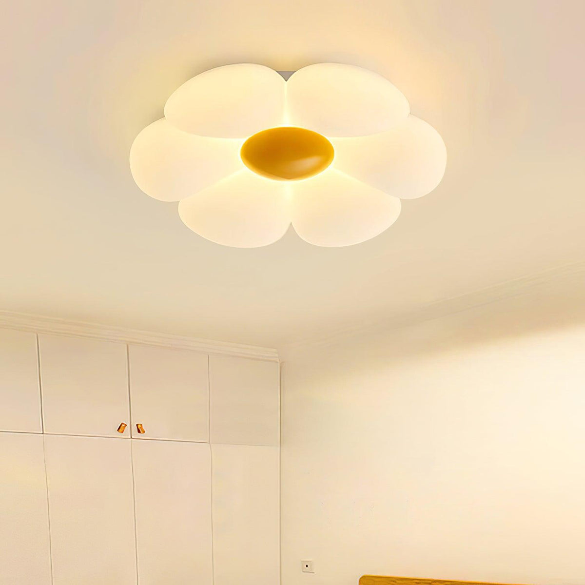 Six - leaf Flower Kids Room Ceiling Lamp