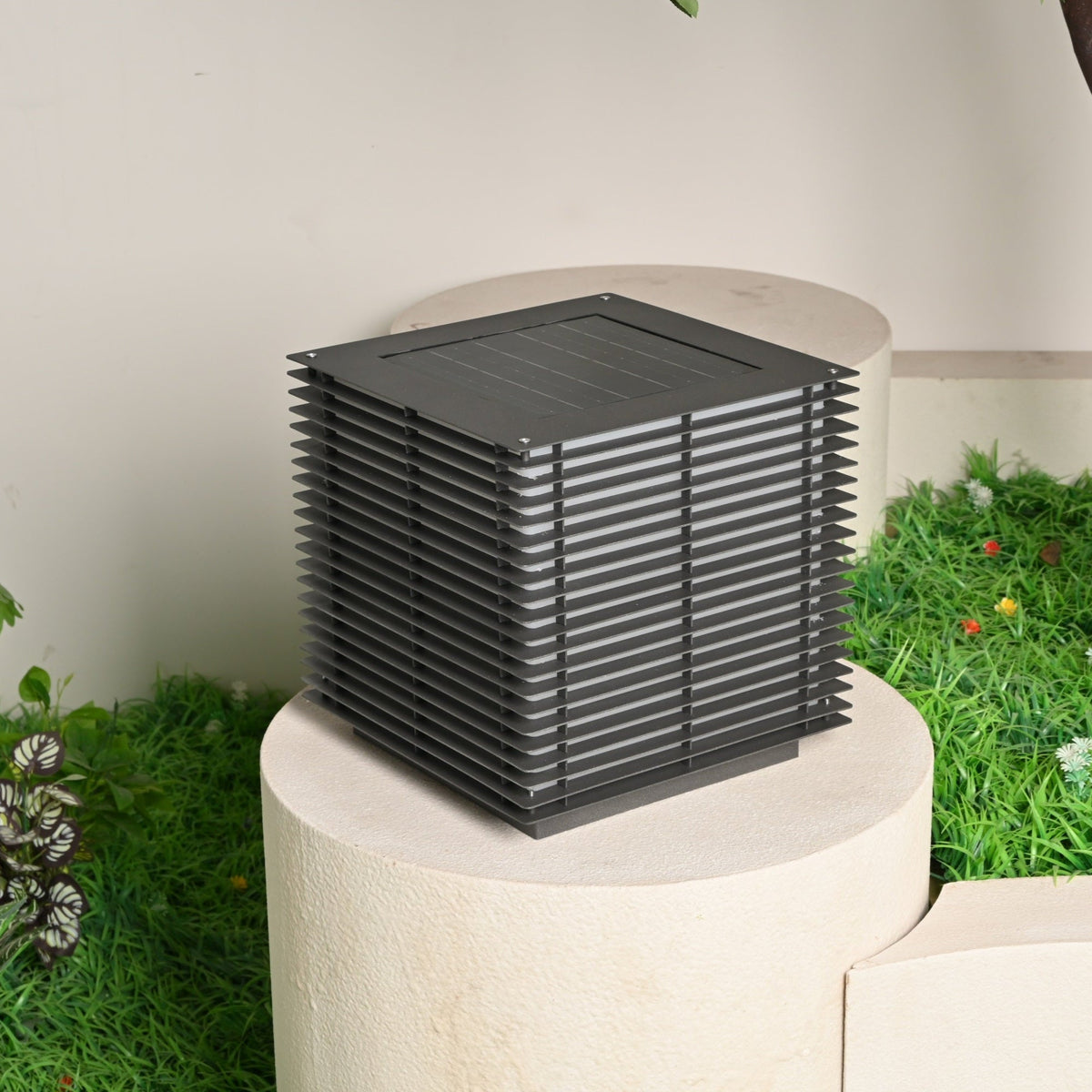 Solar Grid Outdoor Light