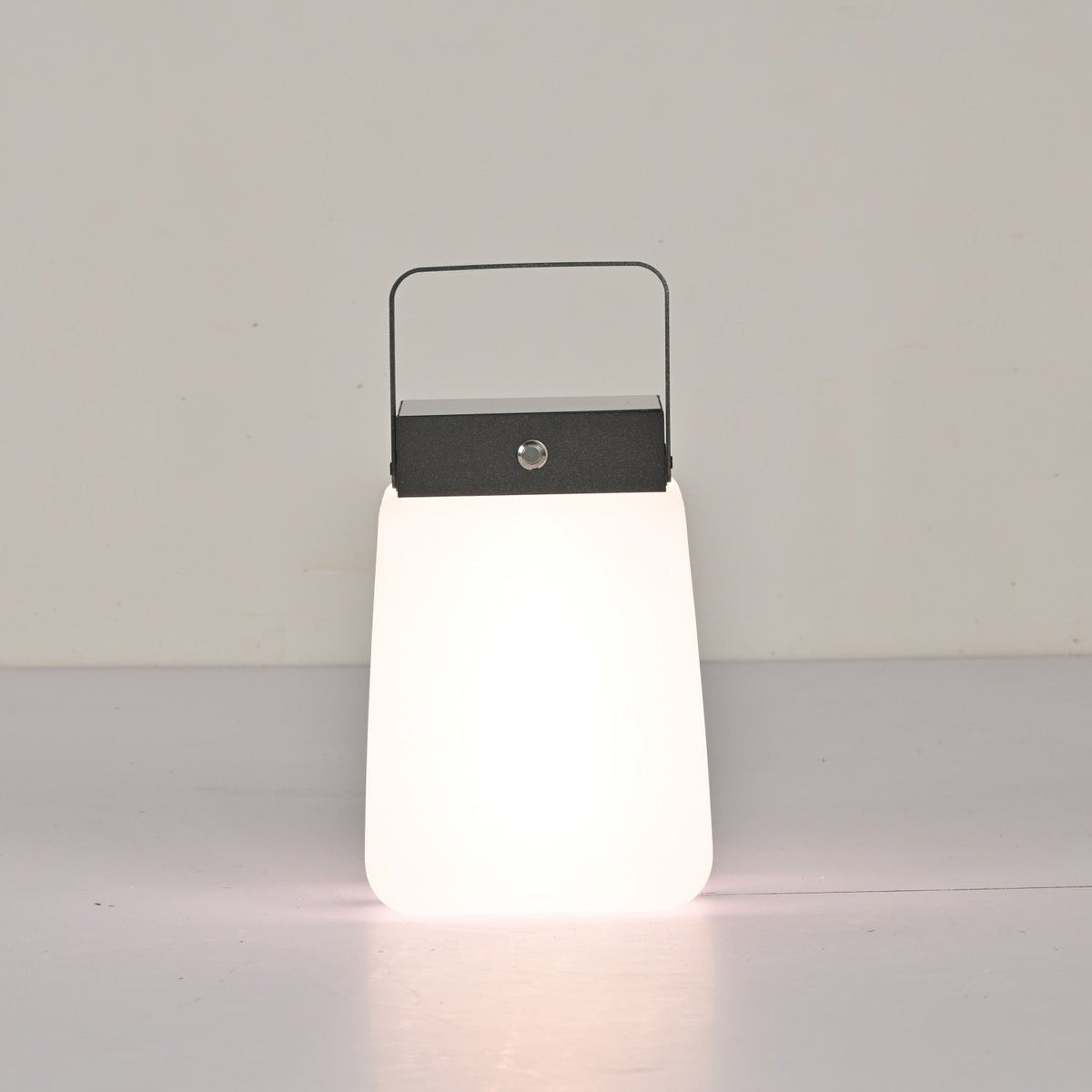 Solara Edge Lantern Outdoor Lamp