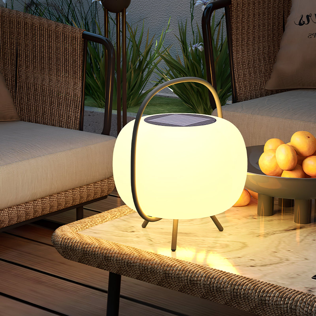 Soluna Pod Lantern Outdoor Lamp