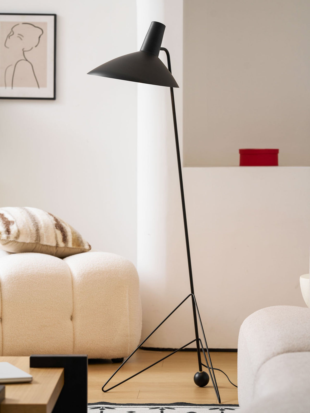 Svelte Noir Floor Lamp