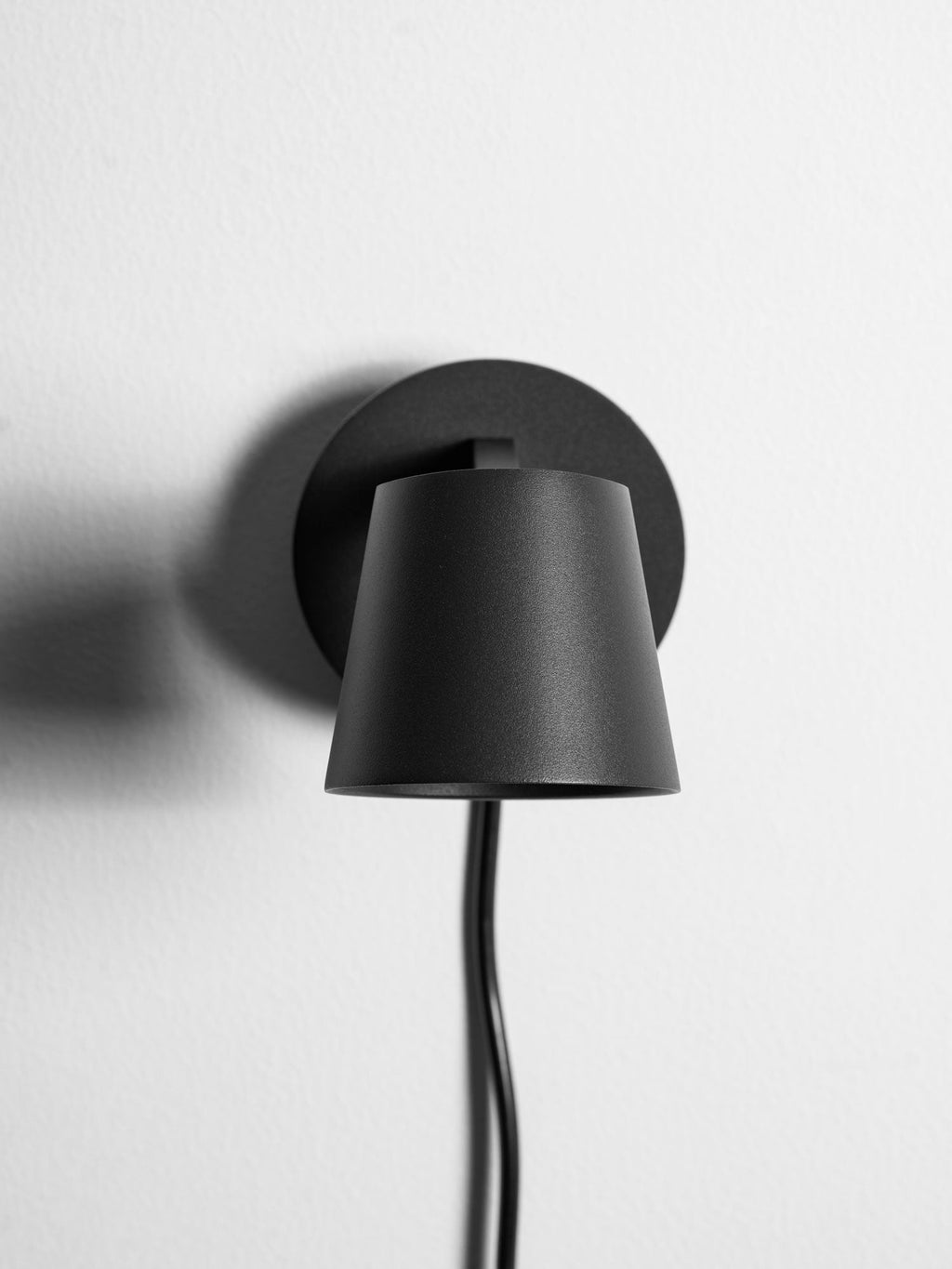 Tip Plug - In Wall Lamp