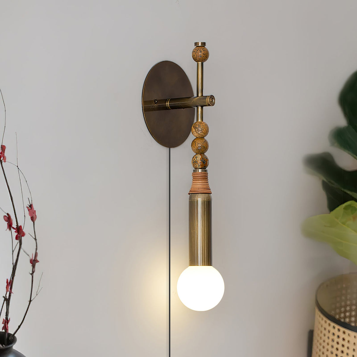 Toam Plug - in Wall Lamp