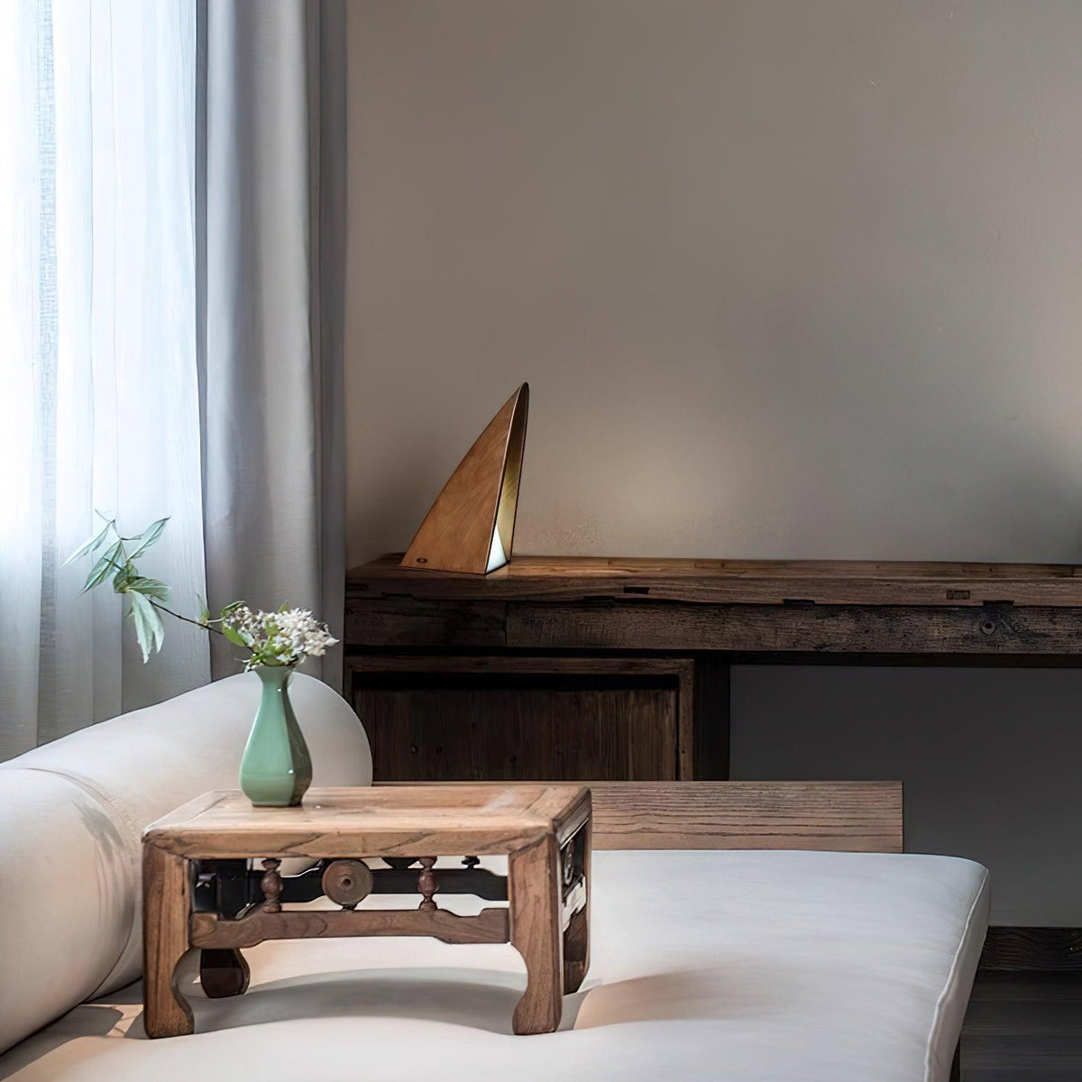 Triangular Built-in Battery Table Lamp