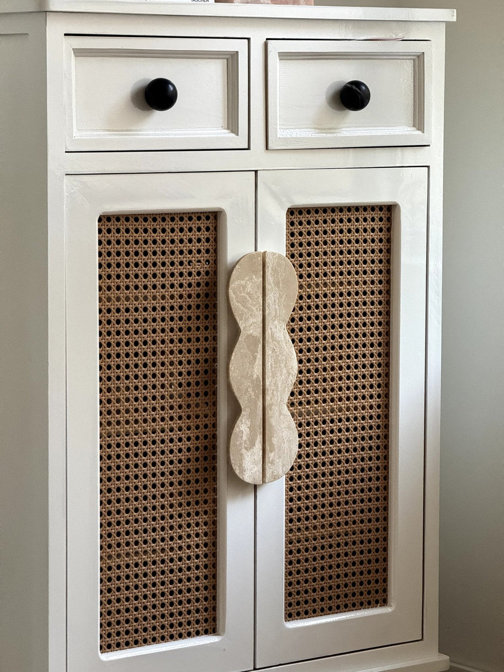 Twin - Curve Pull Handle