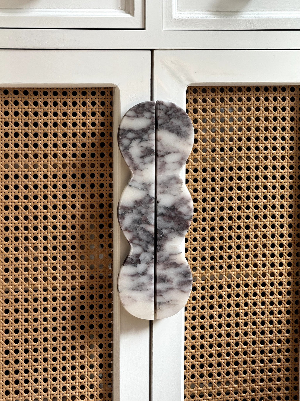 Twin - Curve Pull Handle