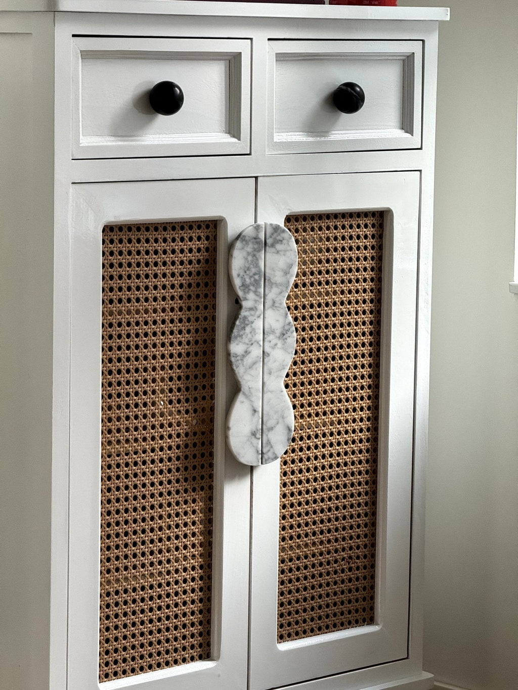 Twin - Curve Pull Handle