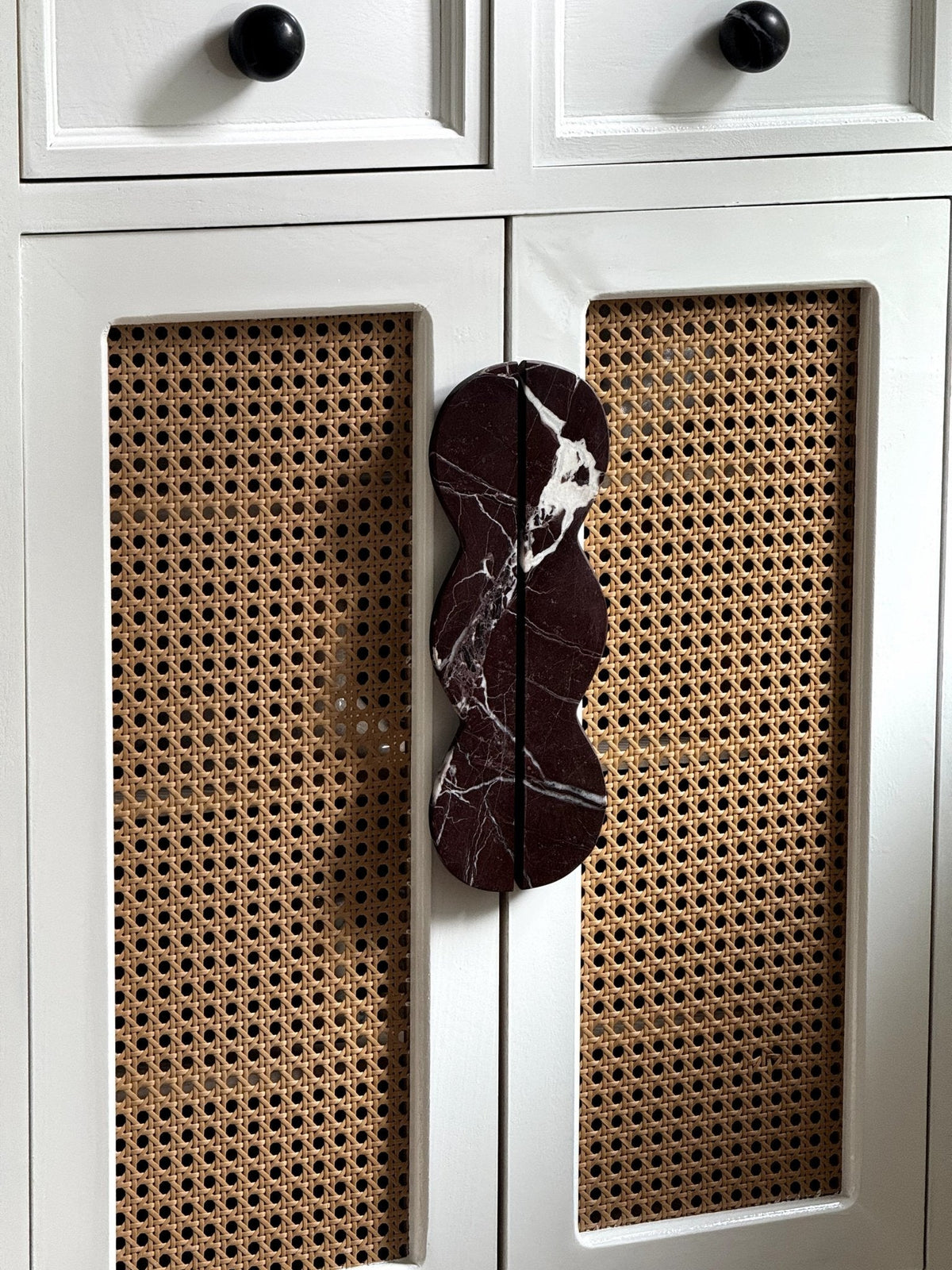 Twin - Curve Pull Handle