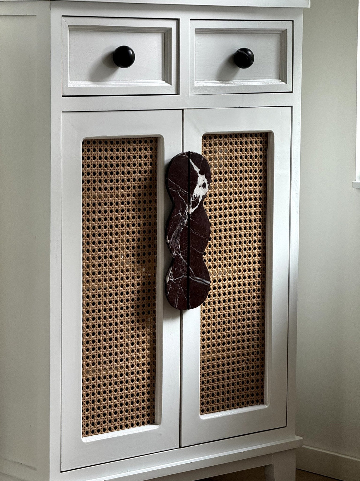 Twin - Curve Pull Handle