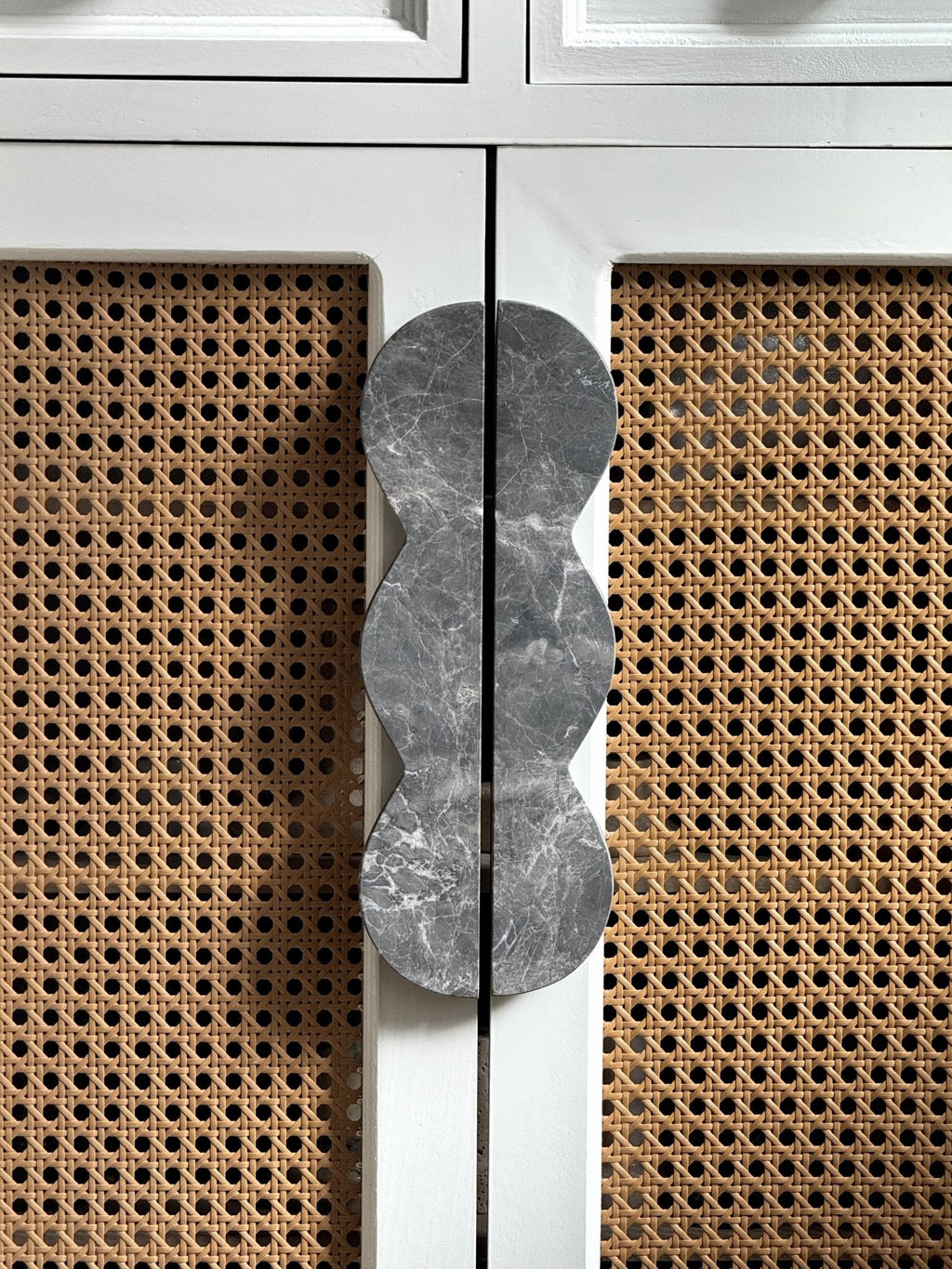 Twin - Curve Pull Handle
