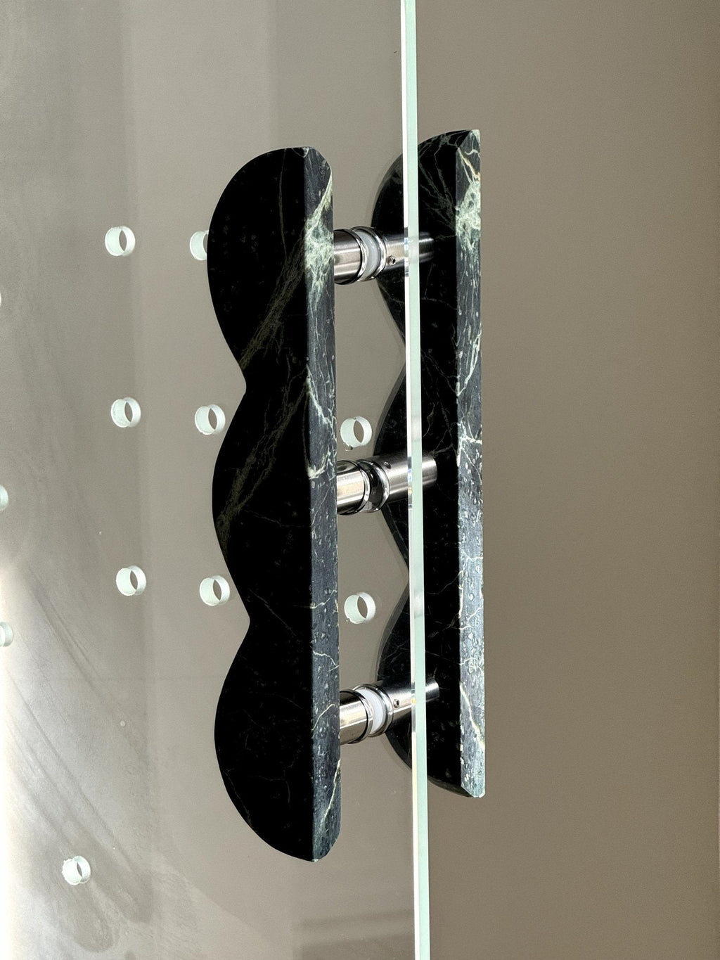 Twin - Curve Pull Handle