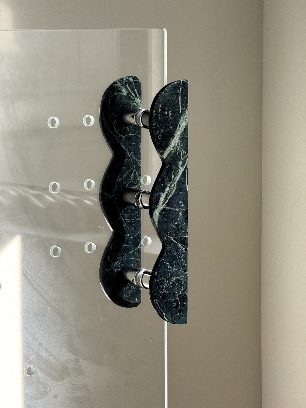 Twin - Curve Pull Handle