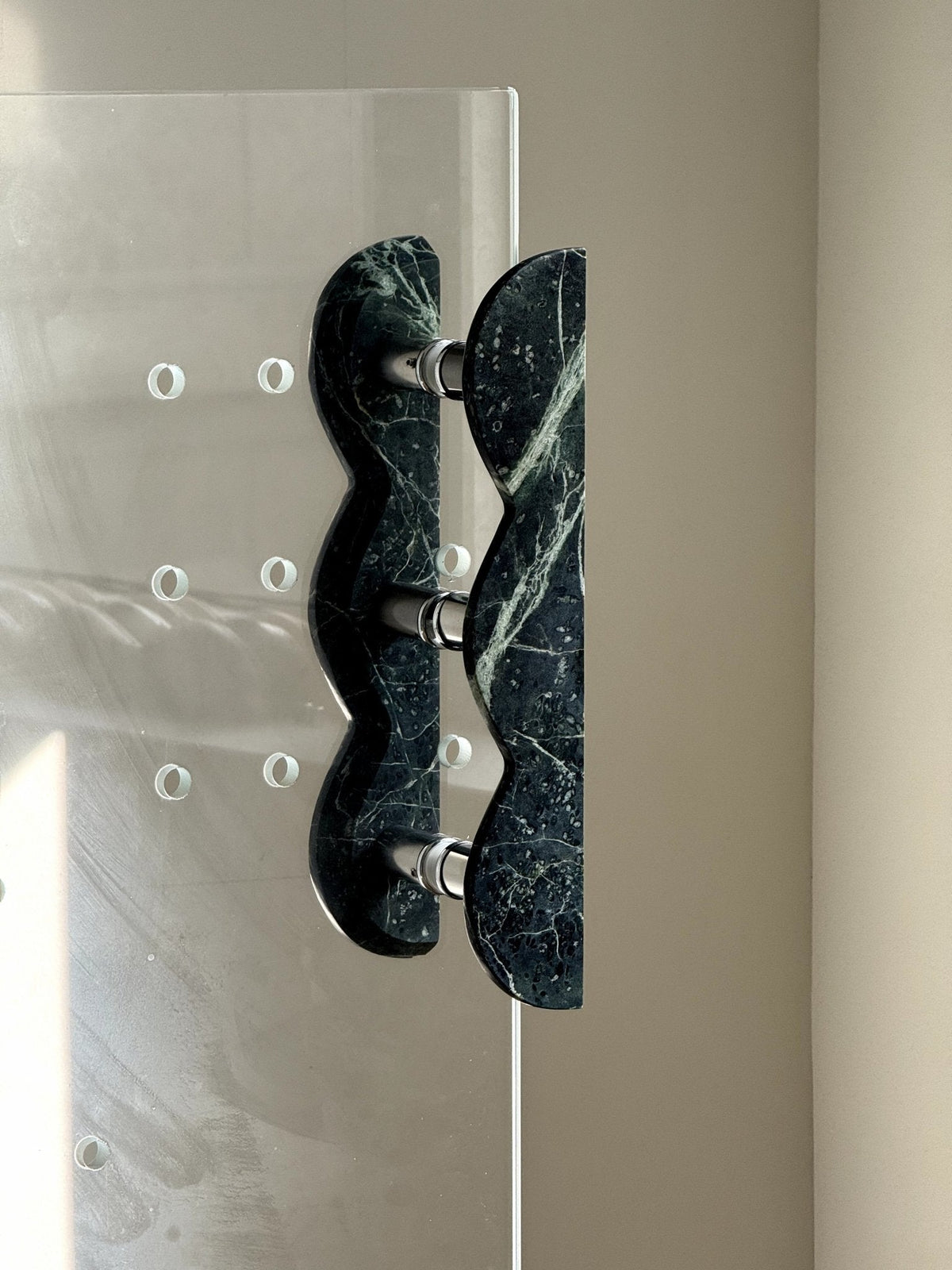 Twin - Curve Pull Handle