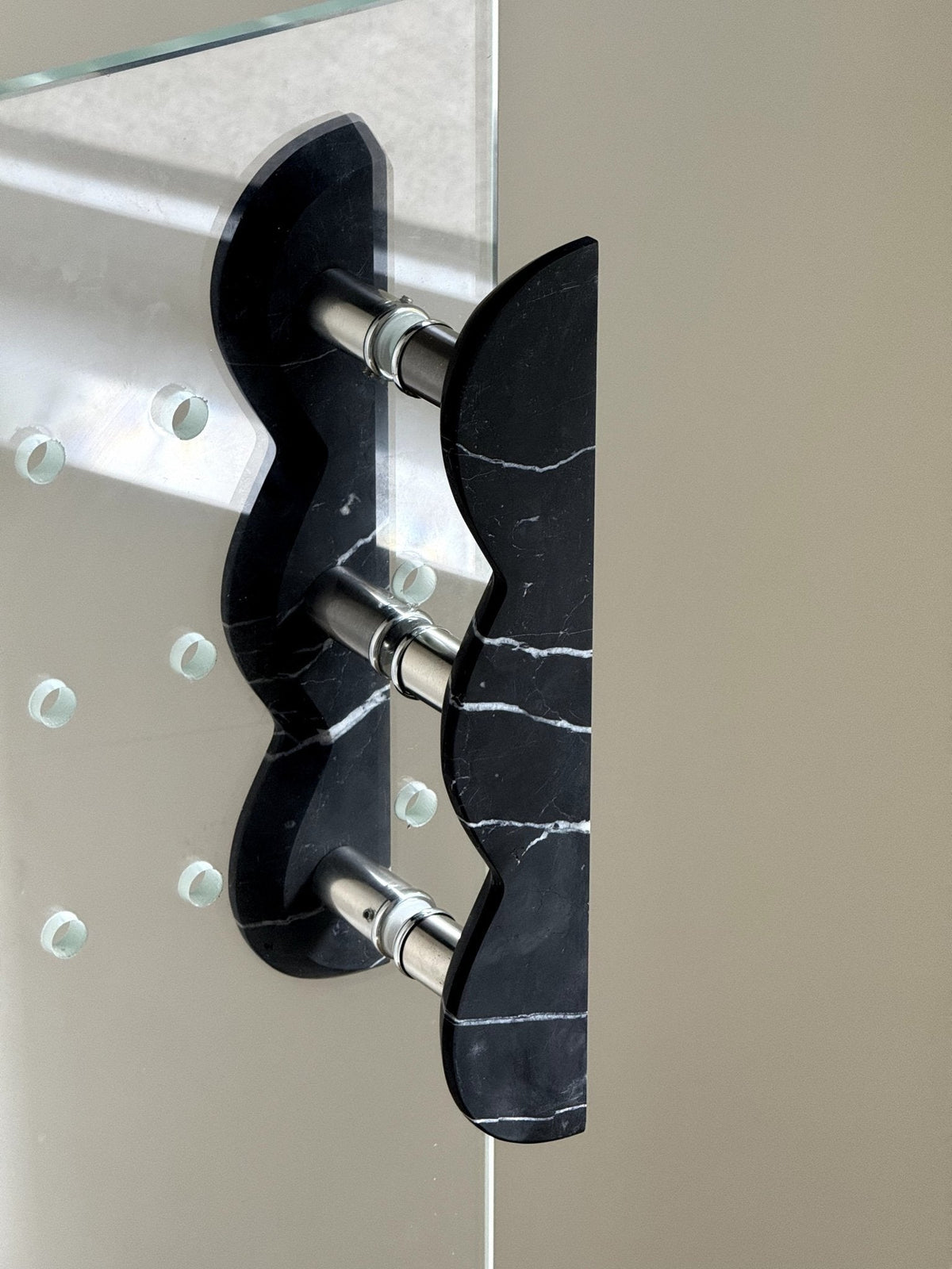 Twin - Curve Pull Handle
