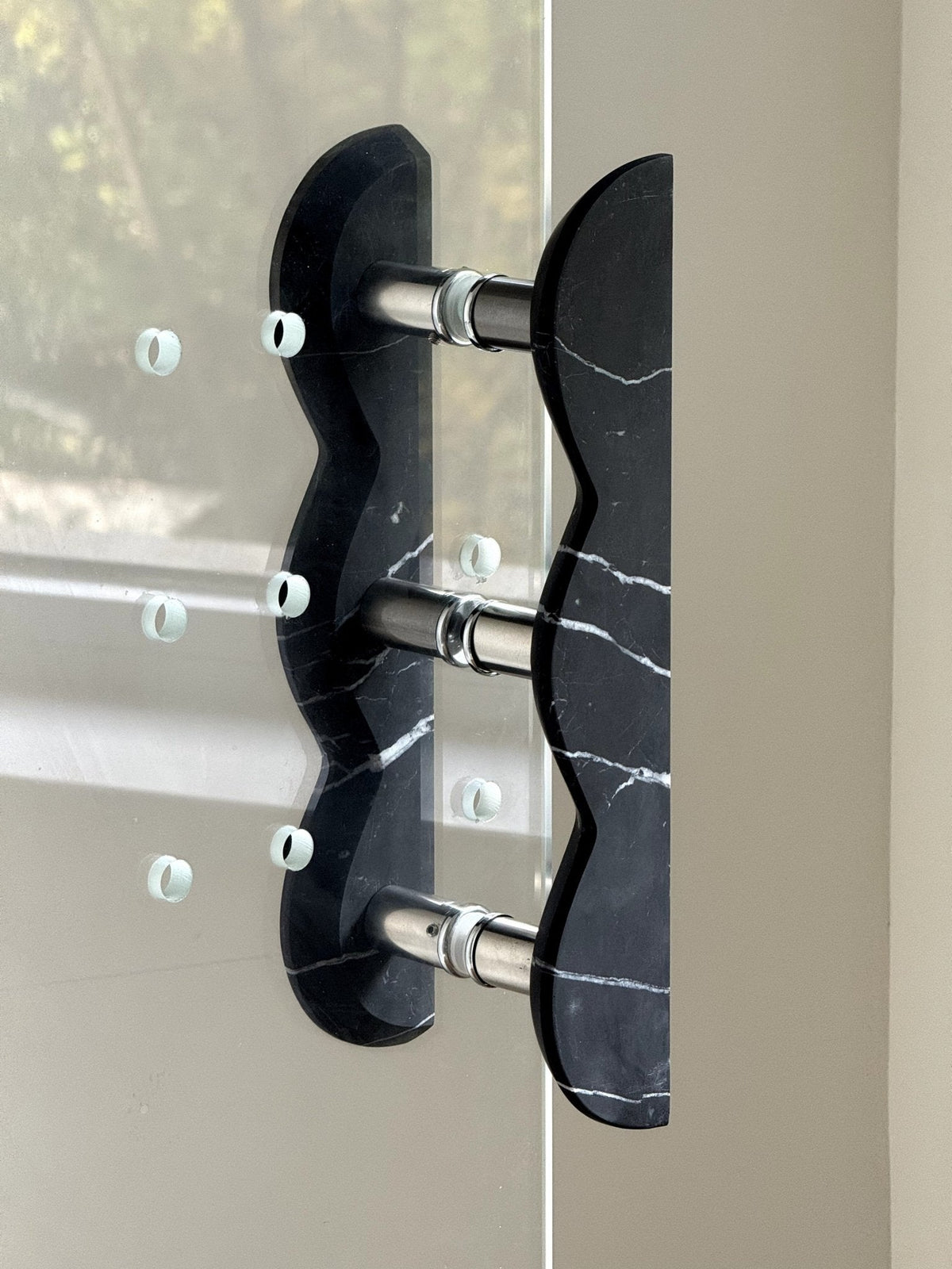 Twin - Curve Pull Handle