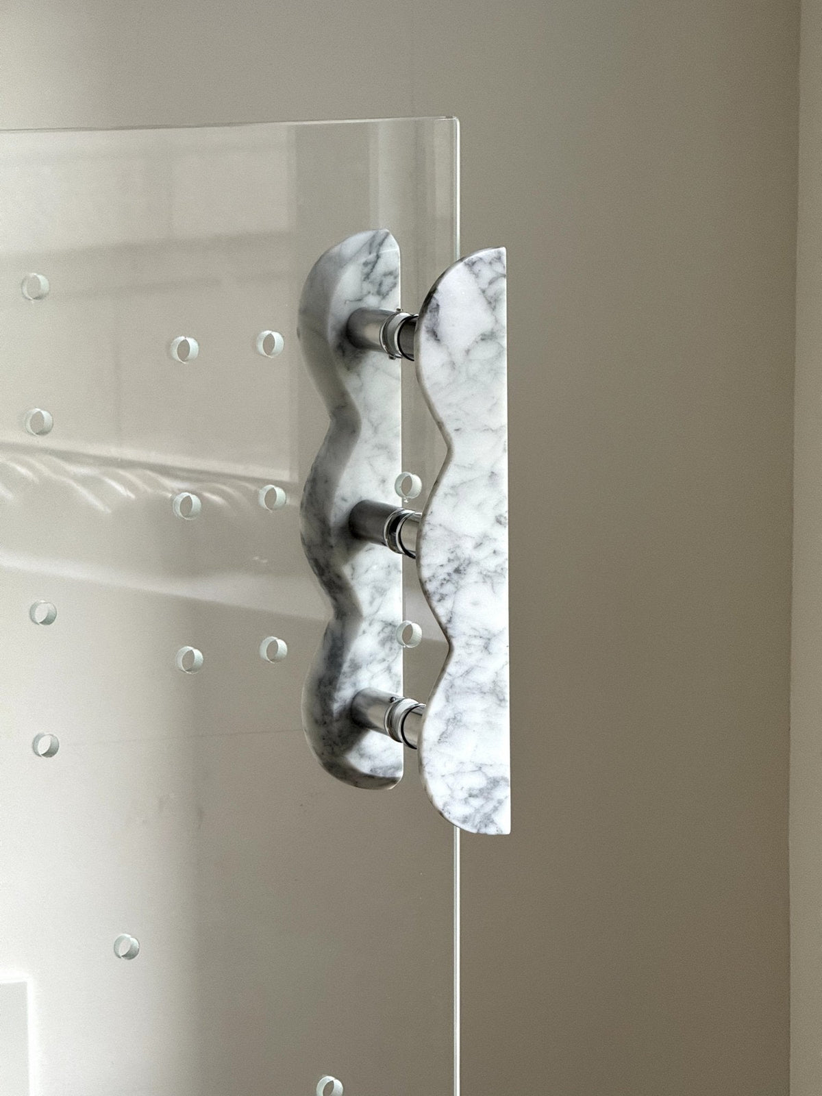 Twin - Curve Pull Handle