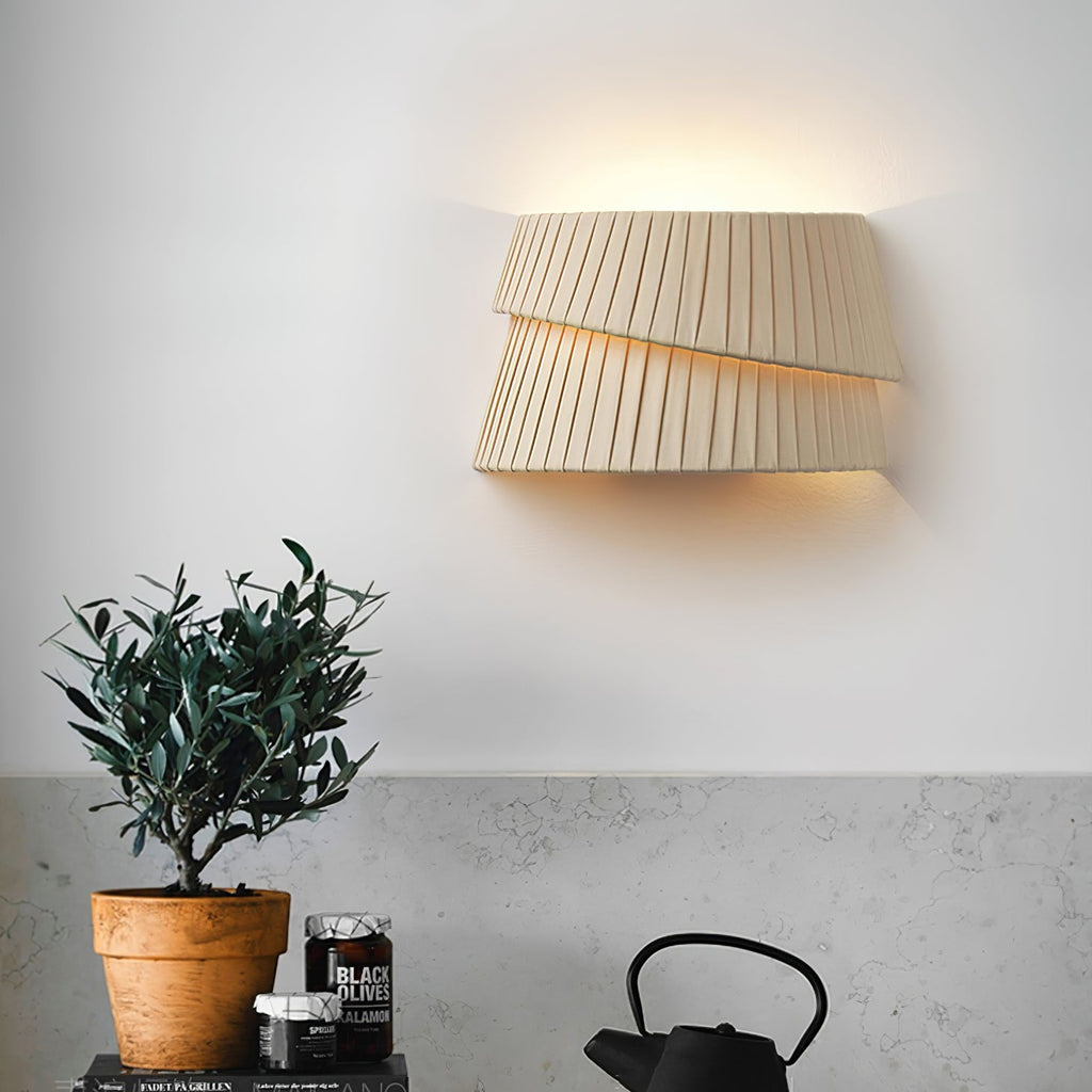 Vela Twist Wall Lamp
