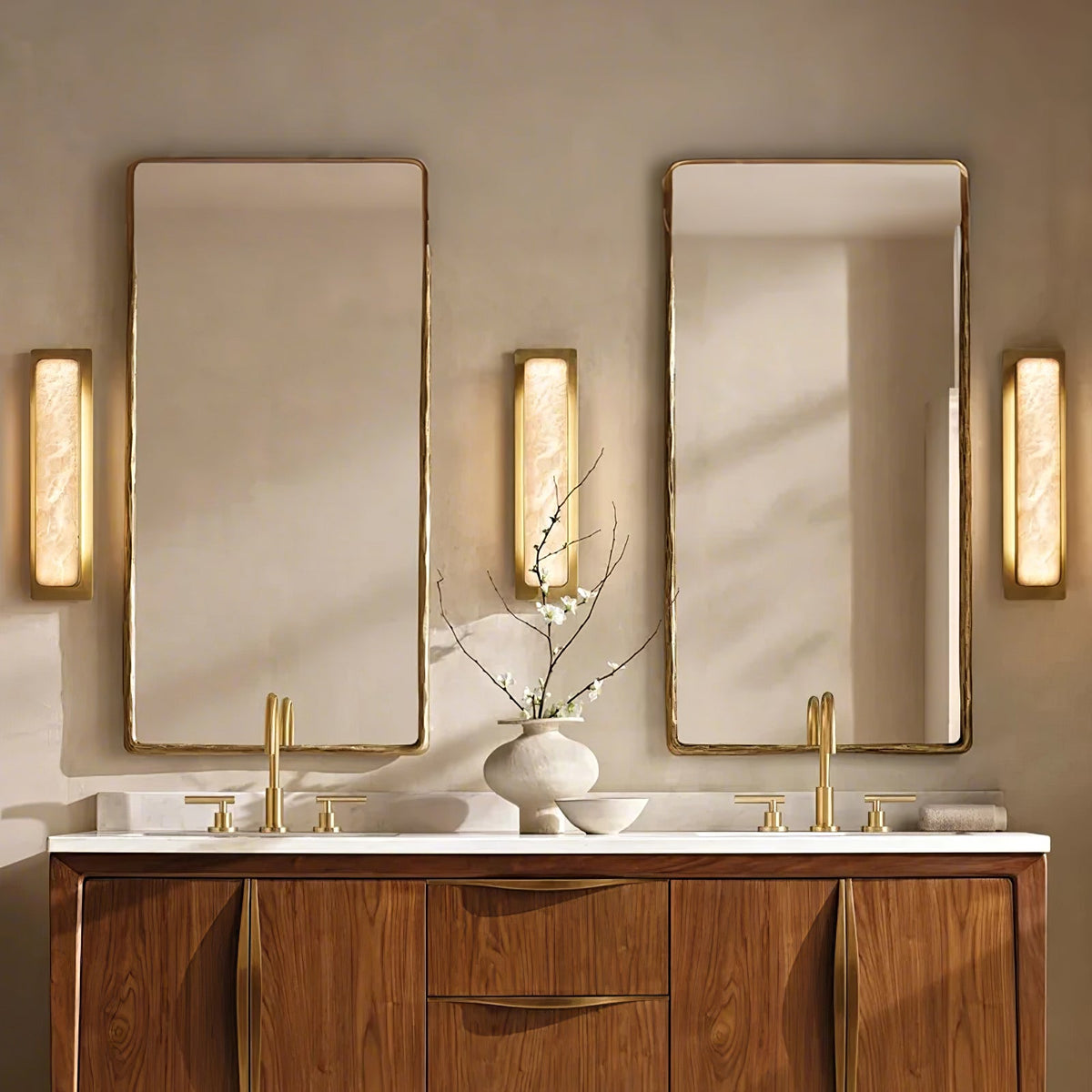 Velmora Wall Light