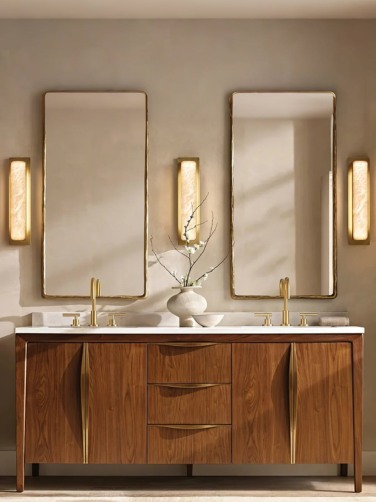 Velmora Wall Light