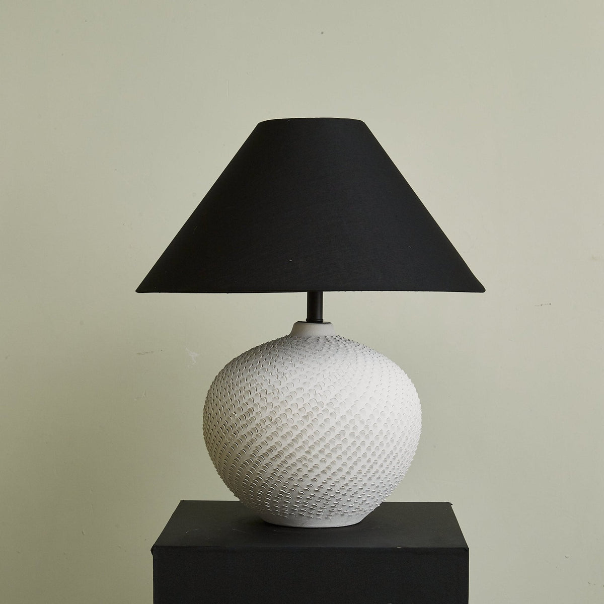 Velvra Table Lamp