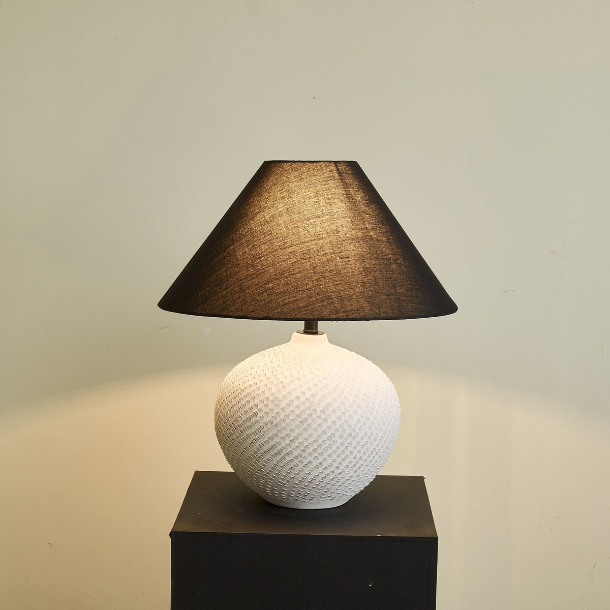 Velvra Table Lamp
