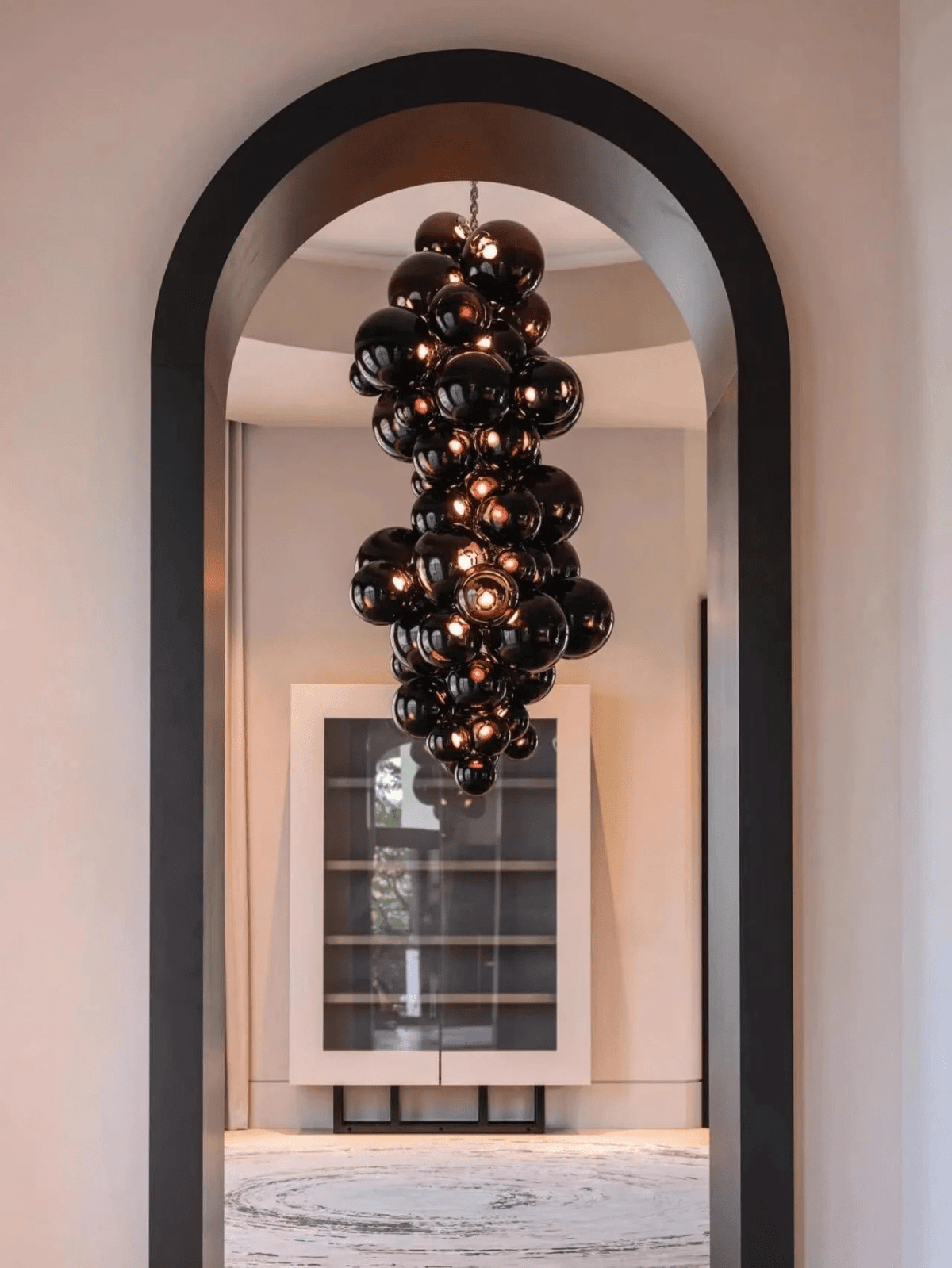 Velymo Grapetta Chandelier
