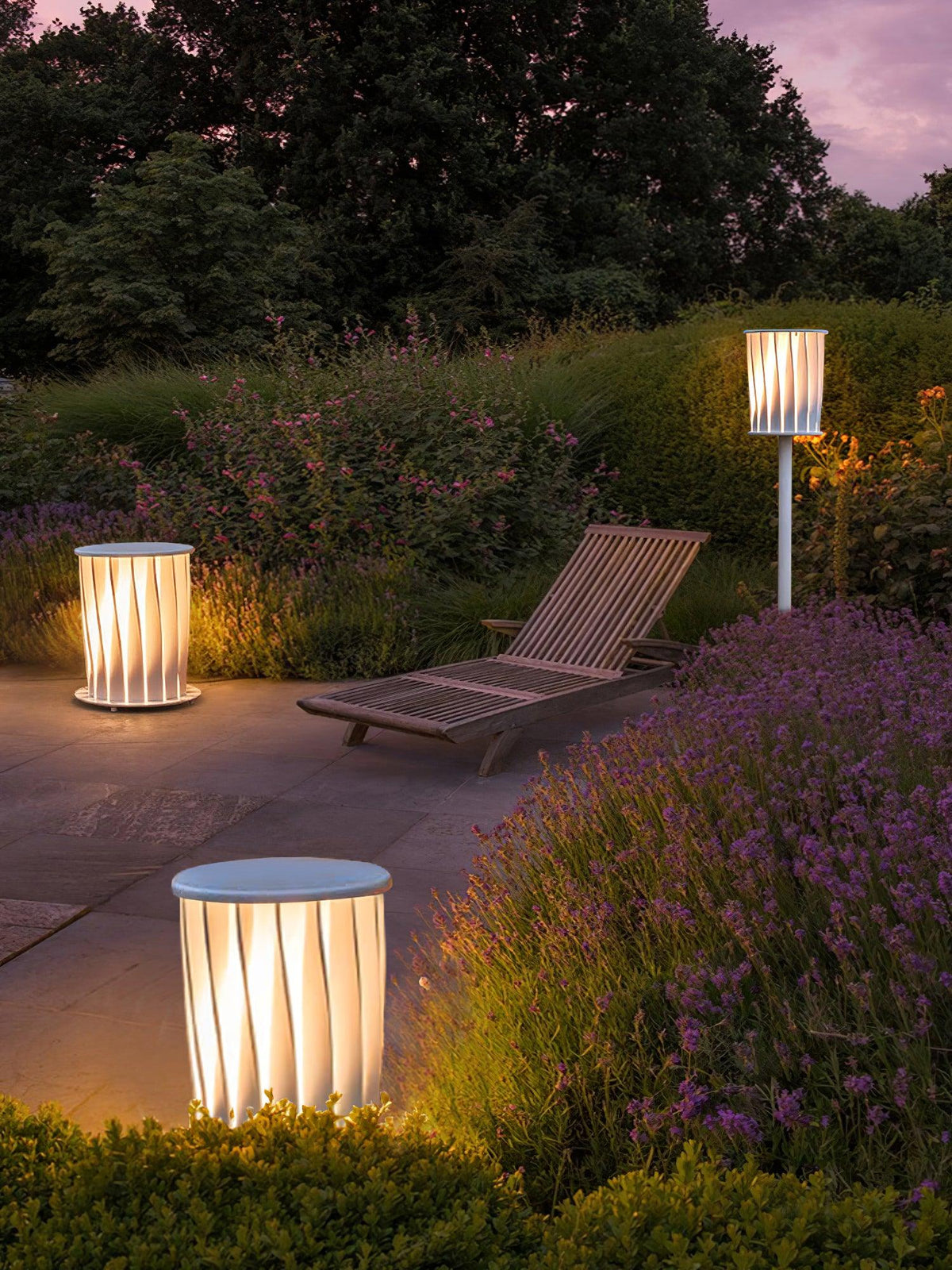 White Column Garden Light
