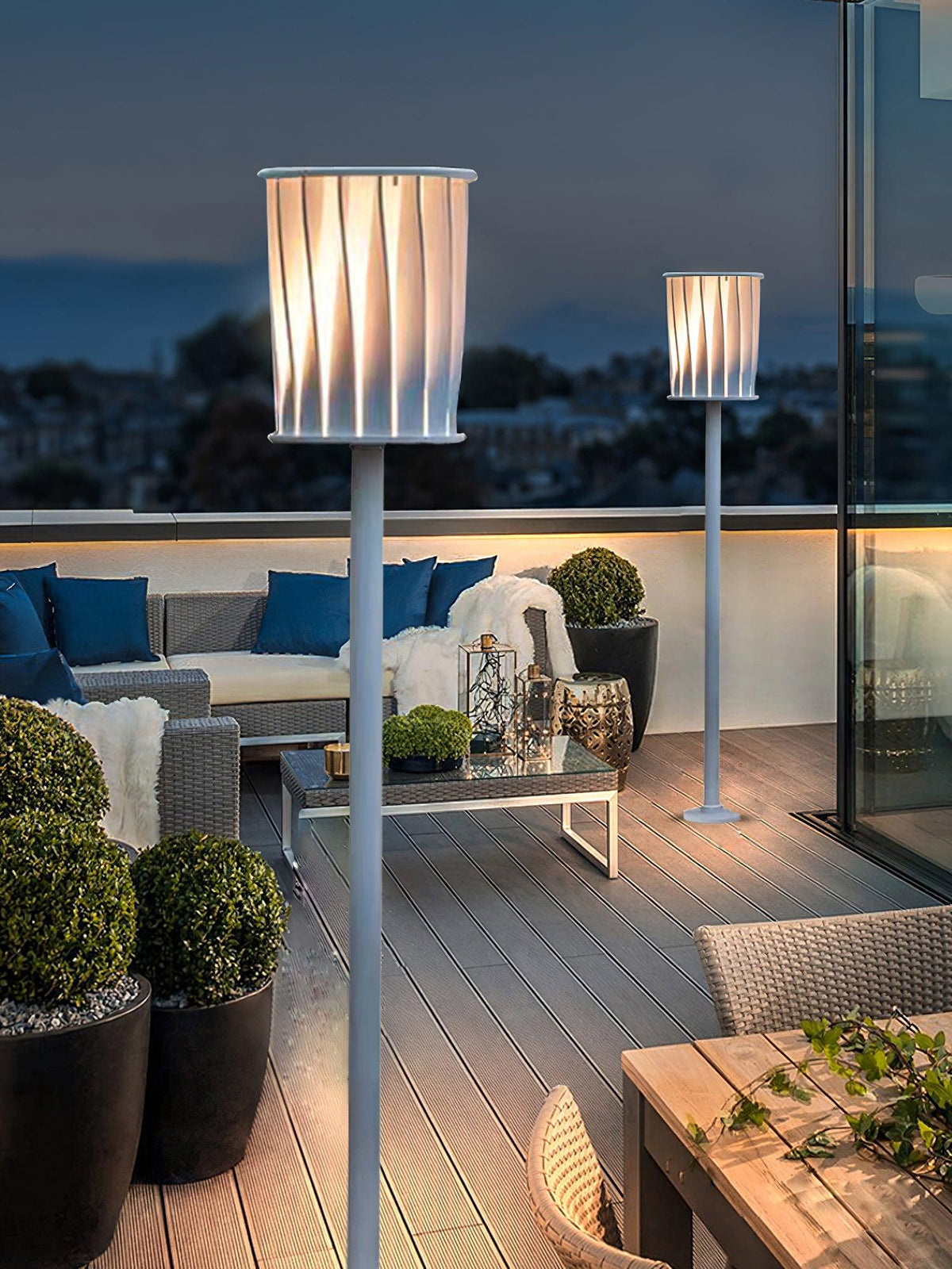 White Column Garden Light